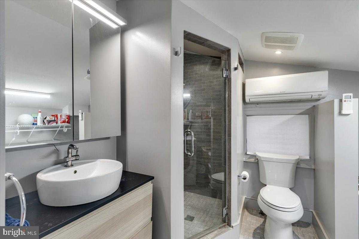 113 N Fairfax St photo 76