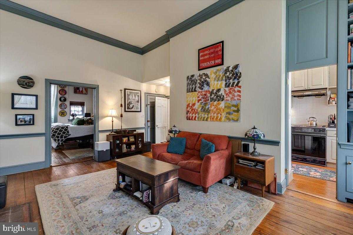 113 N Fairfax St photo 9