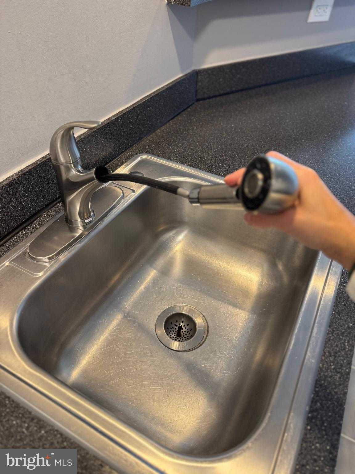 7512 Hawthorne St Apt 1 photo 11