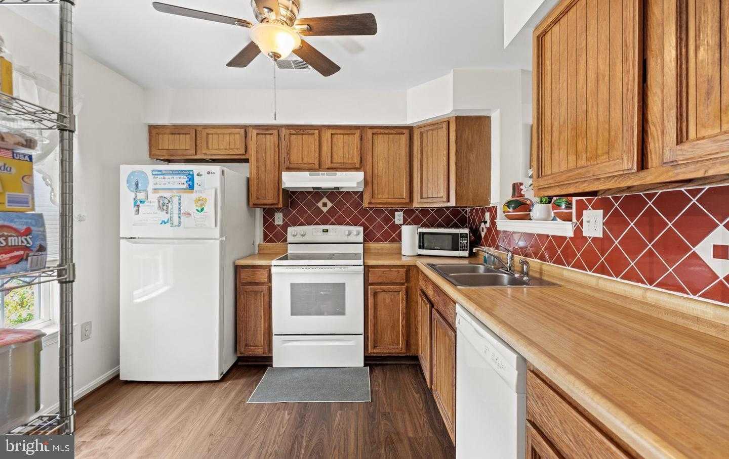 3006 Shepperton Ter photo 5