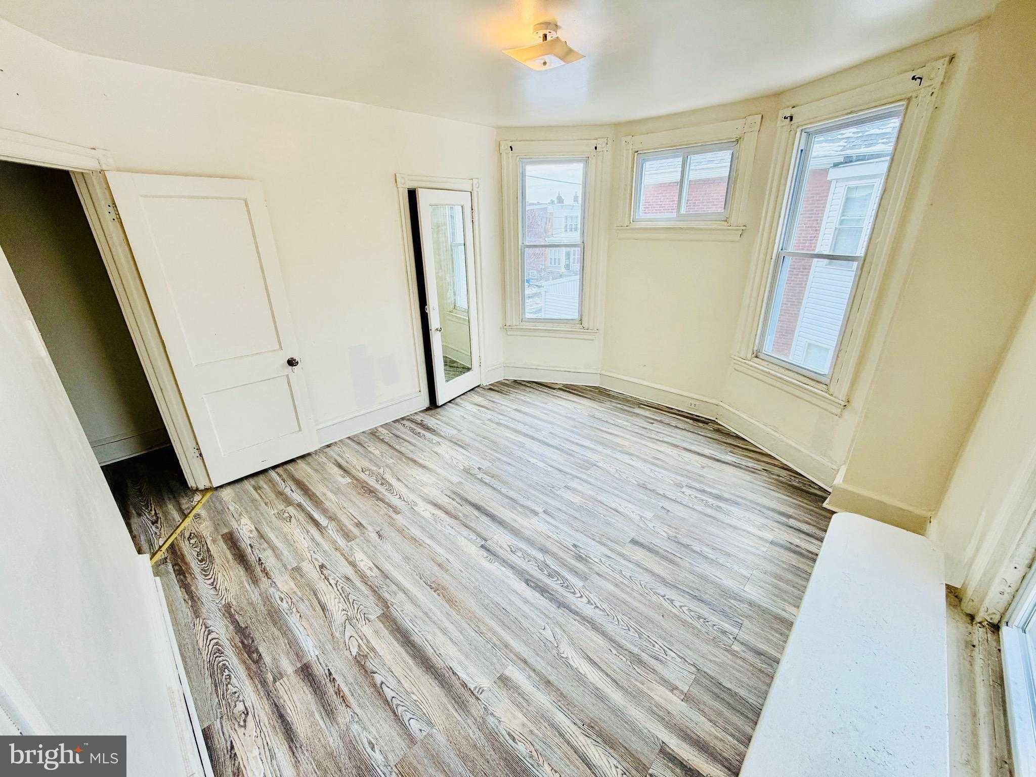 1016 W Duncannon Ave photo 20