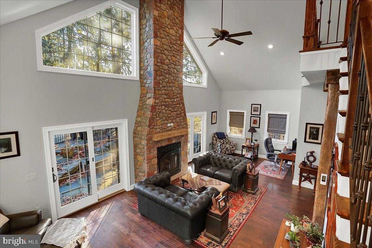 338 Candy Rd photo 2