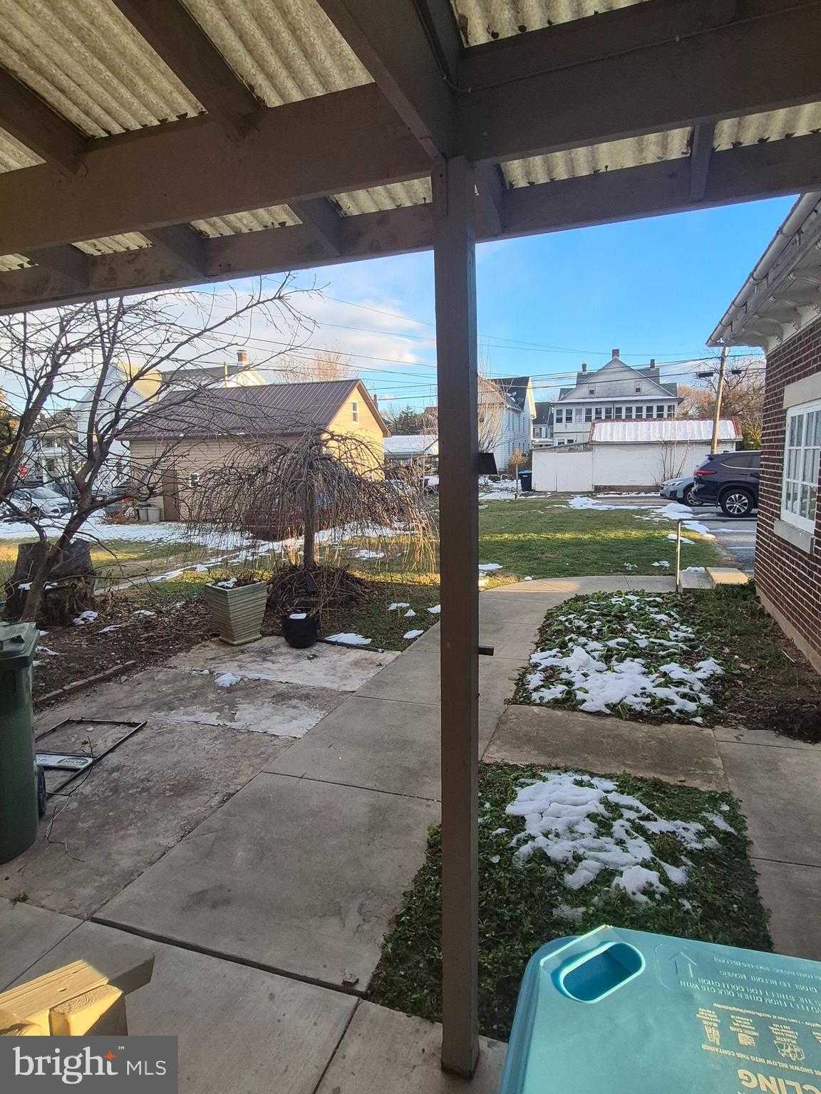 220 E Main St photo 9