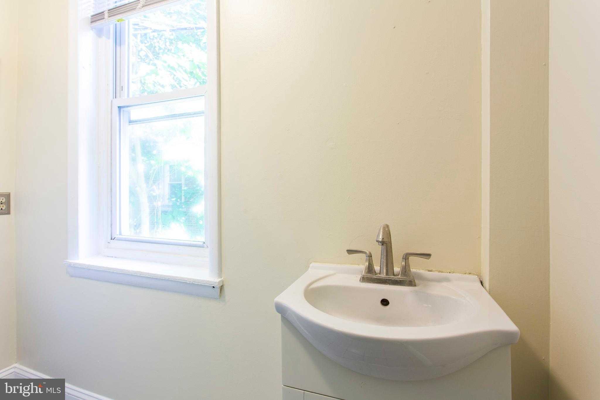 3911 Warren St photo 20