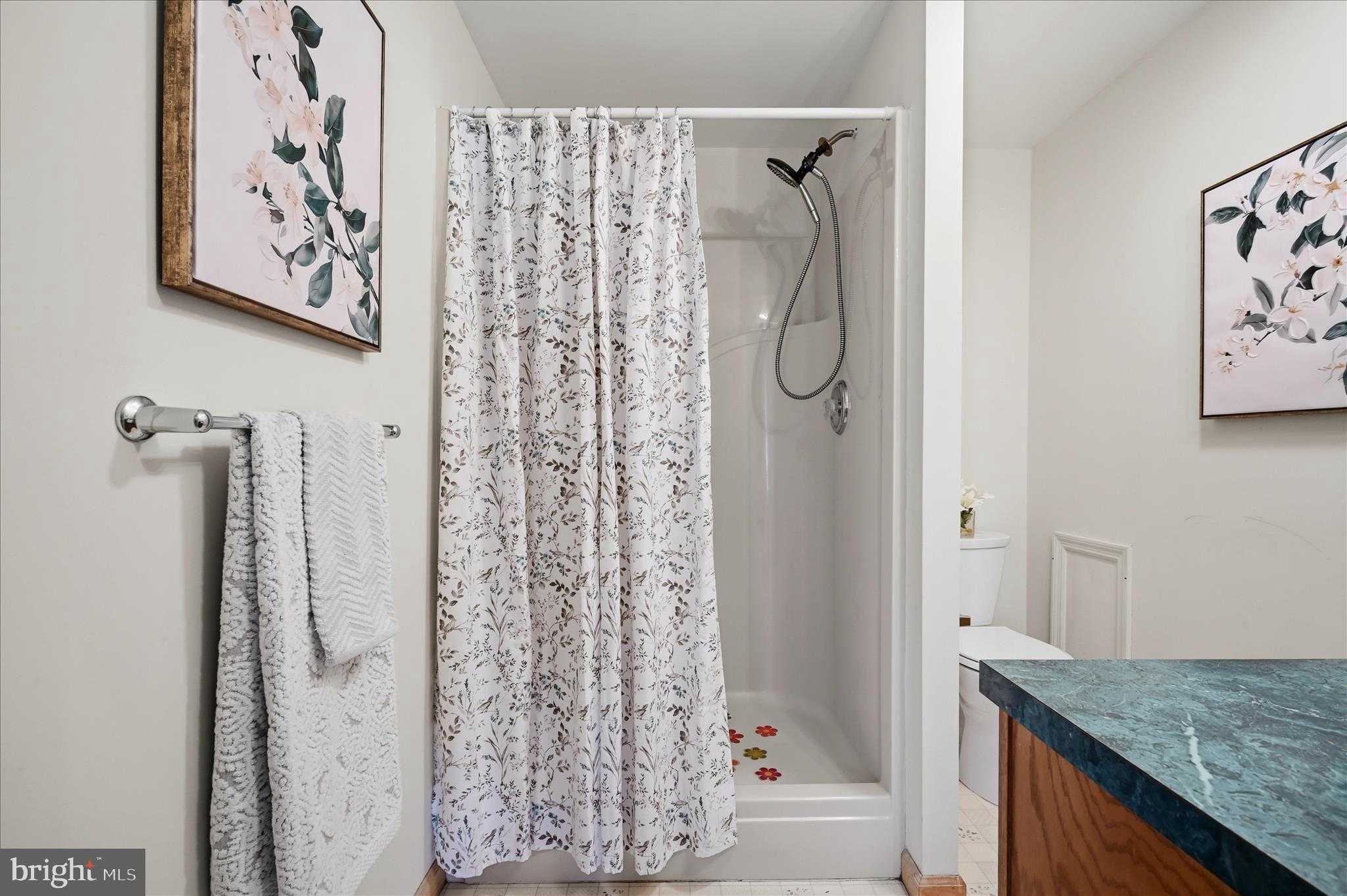 804 N Reymann St photo 26