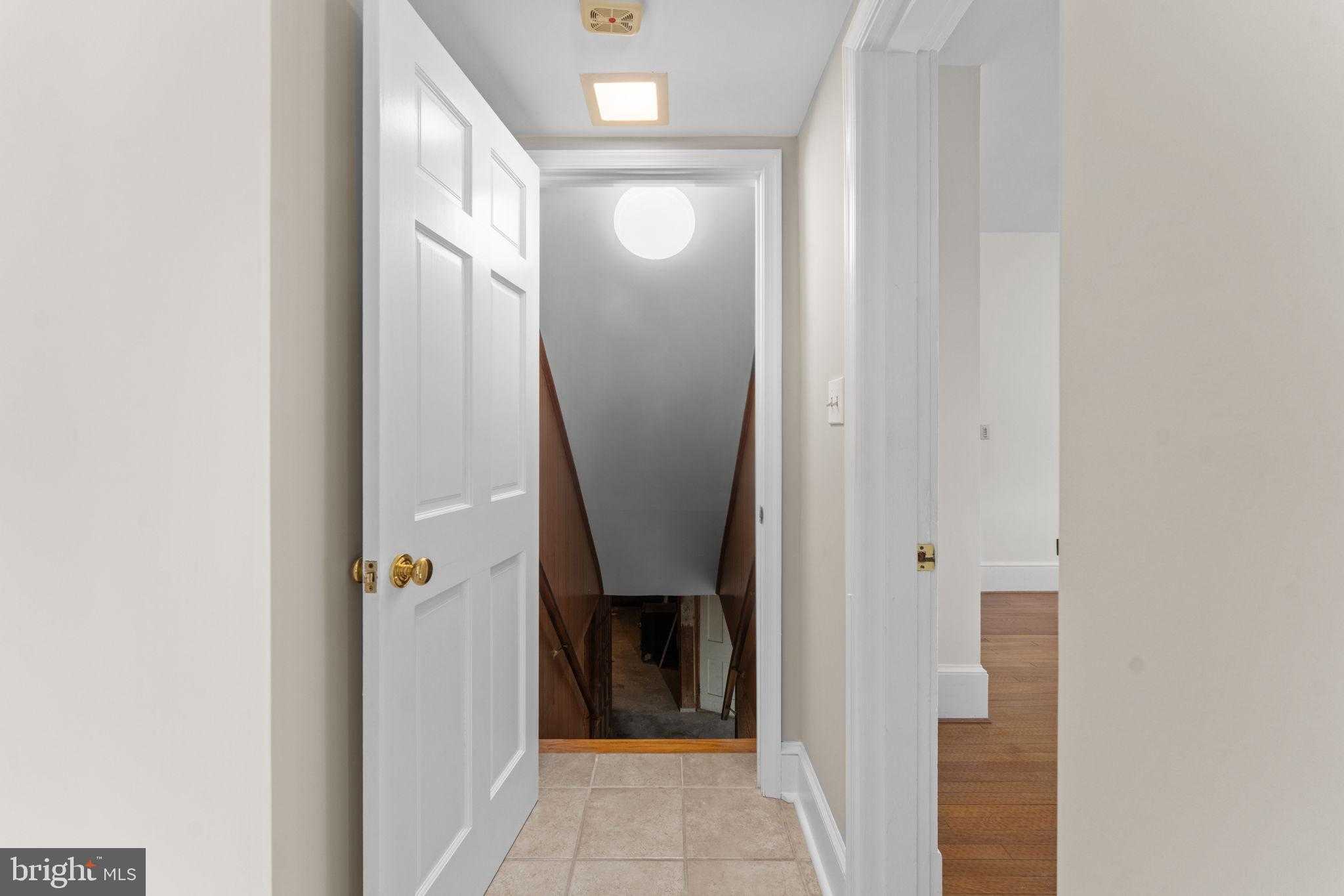 9905 Croom Rd photo 25