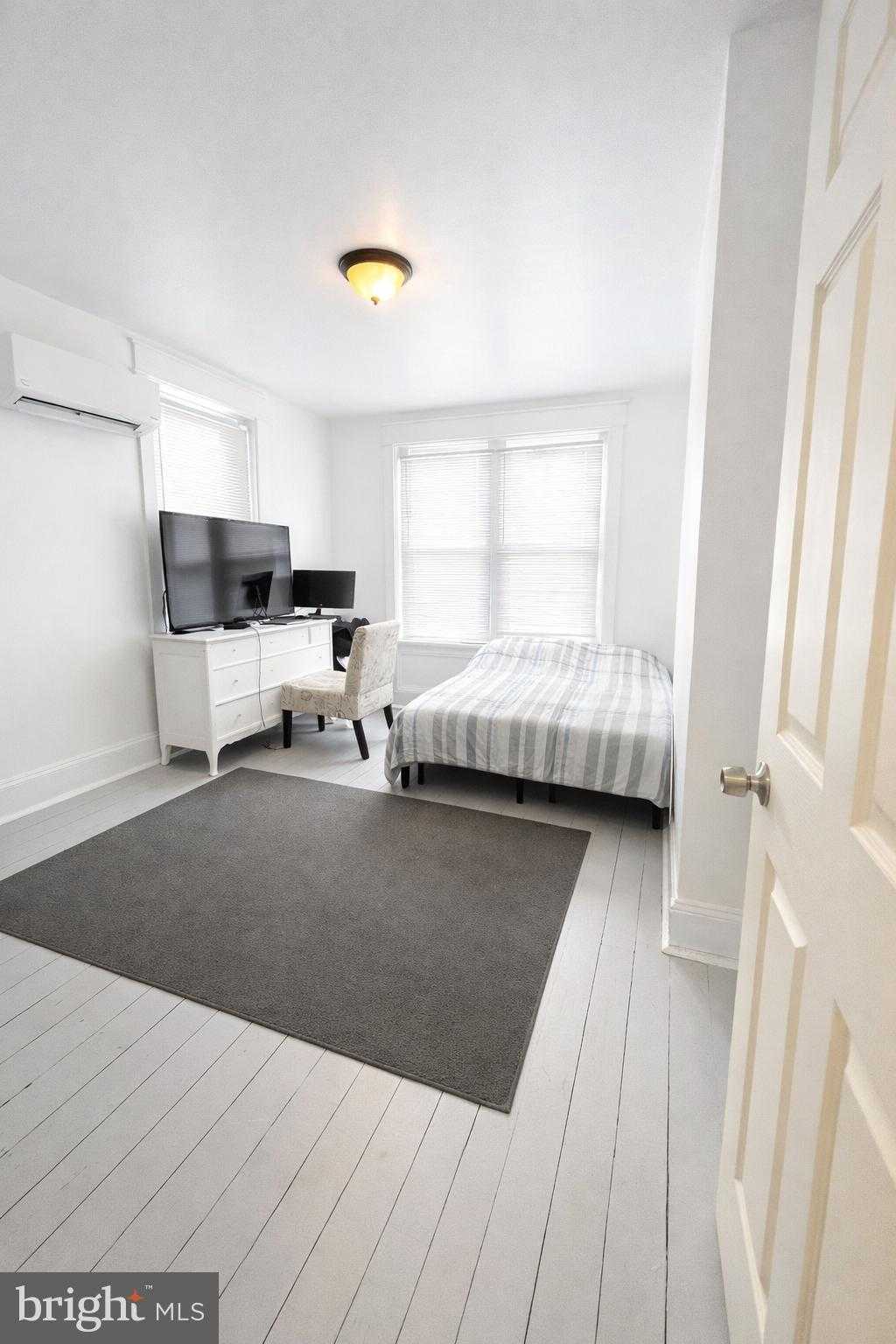 520 N 3rd St photo 13