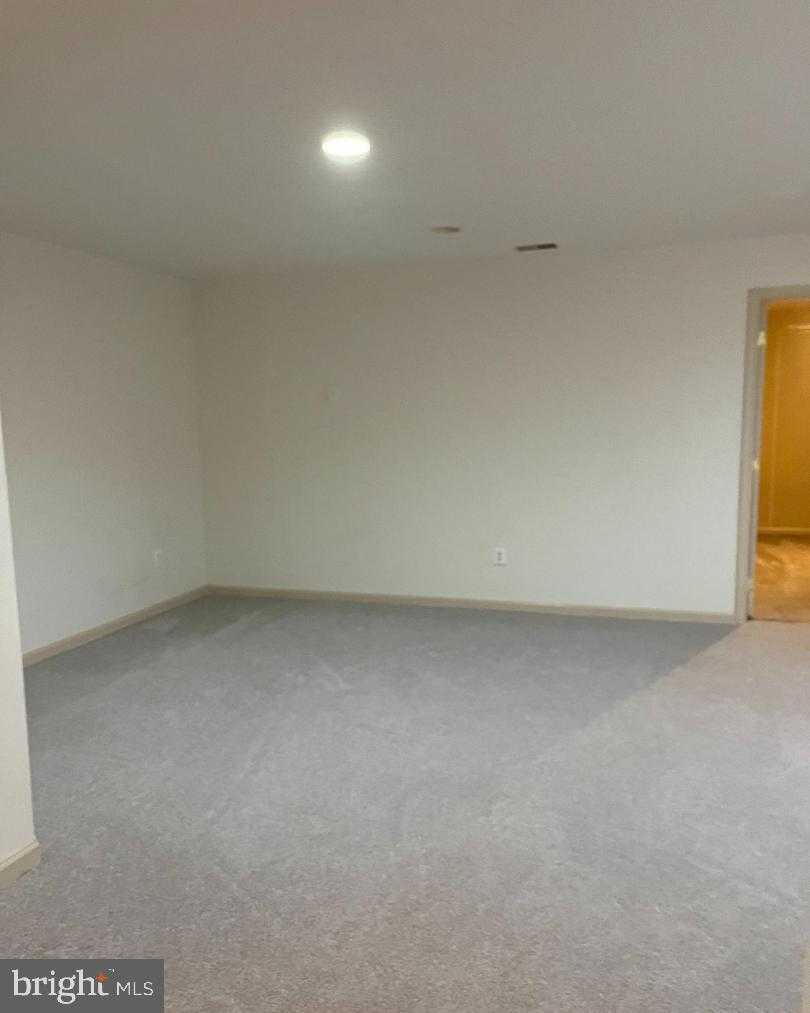 9163 Stonegarden Dr photo 14