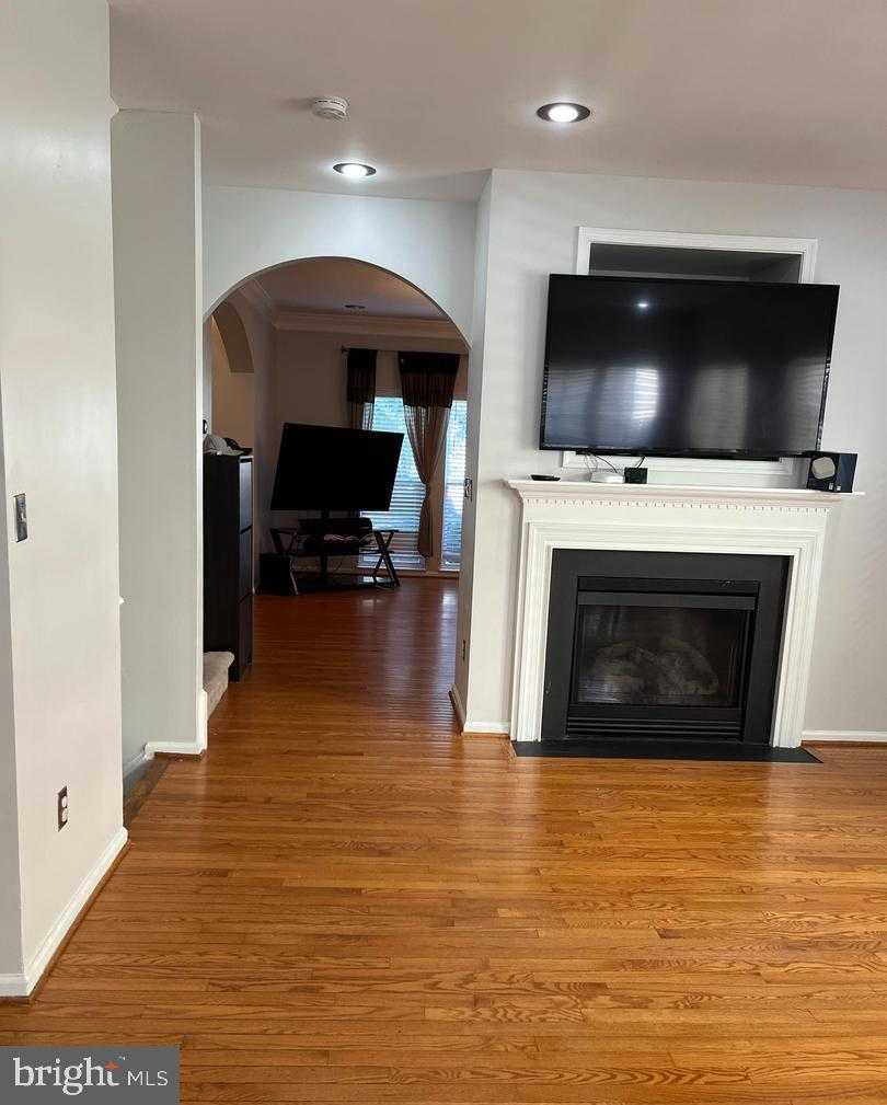 9163 Stonegarden Dr photo 4