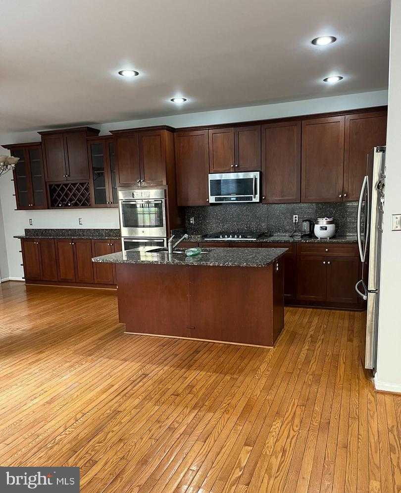 9163 Stonegarden Dr photo 5