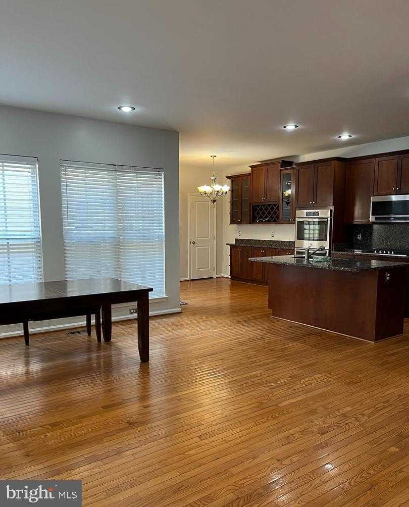 9163 Stonegarden Dr photo 7