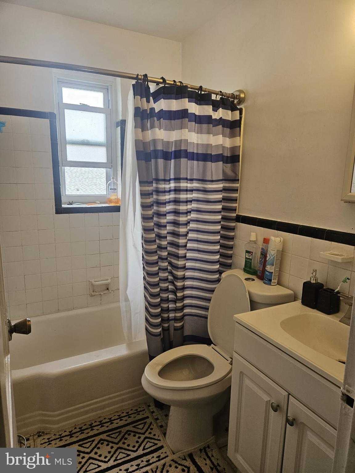 1760 E West Hwy photo 10