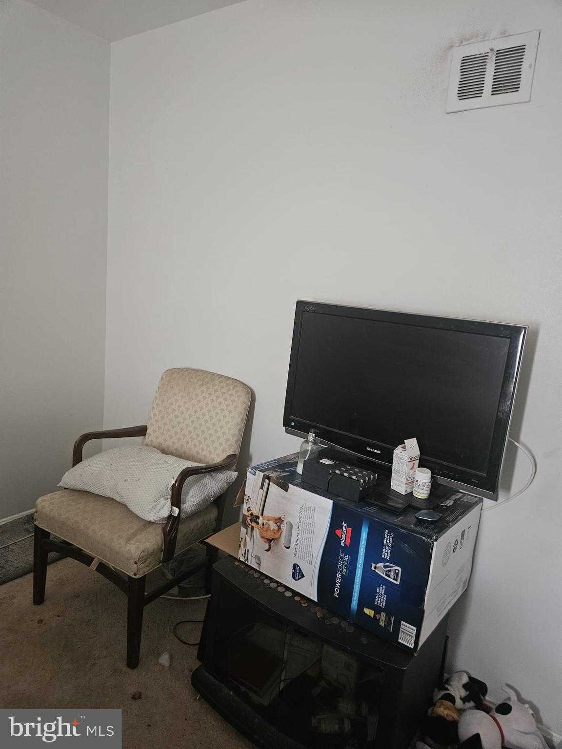 1760 E West Hwy photo 8