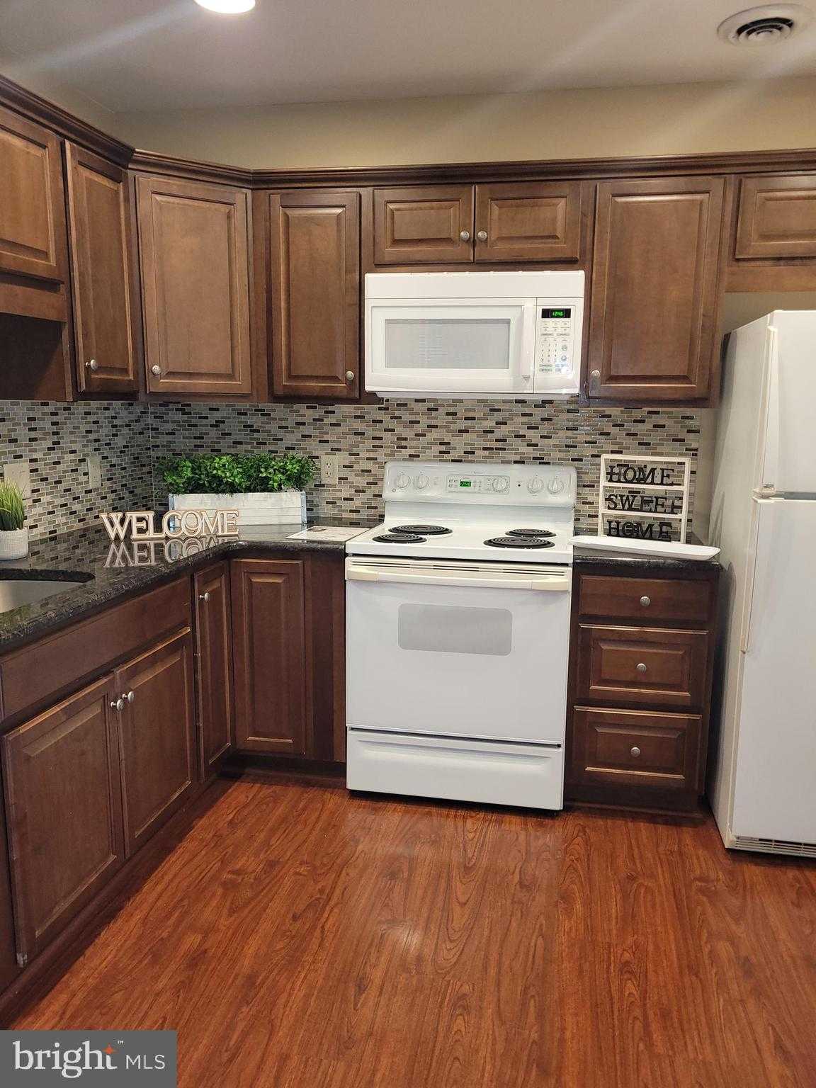 128 Easterly Dr photo 5