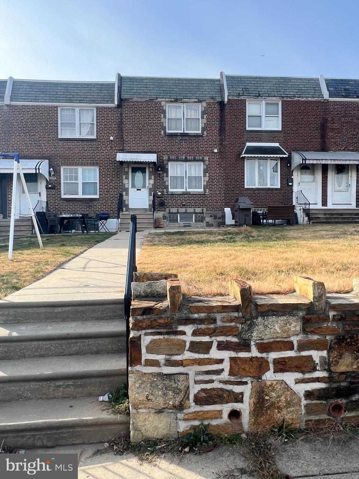 2822 Rawle St photo 2