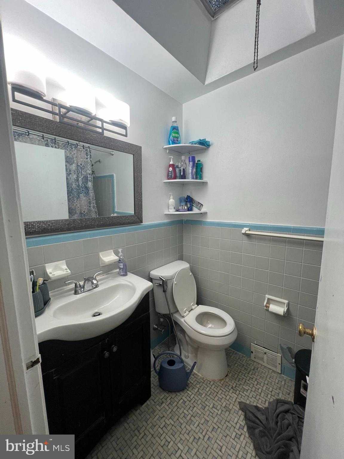 2822 Rawle St photo 5