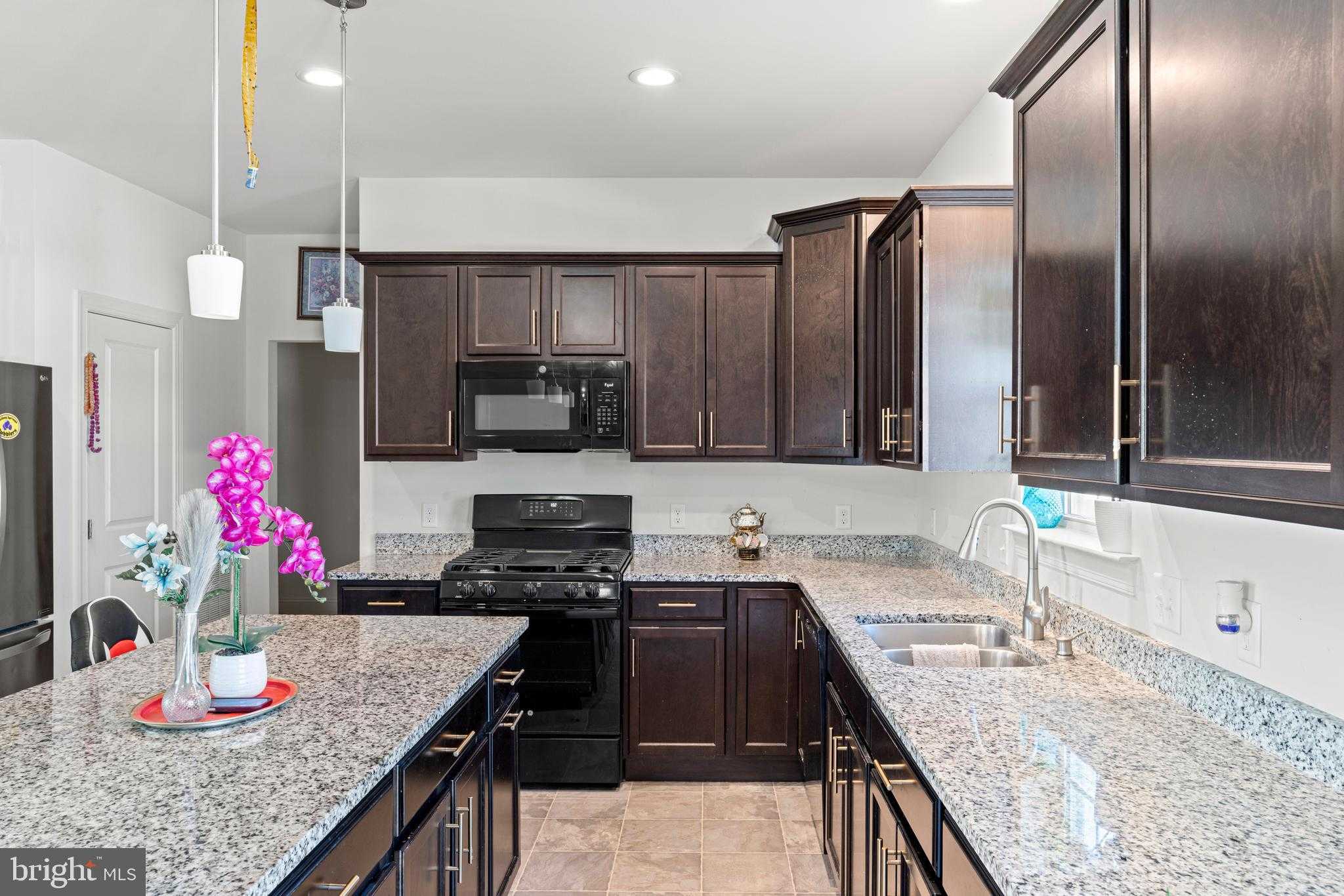 911 Ashfield Dr photo 11