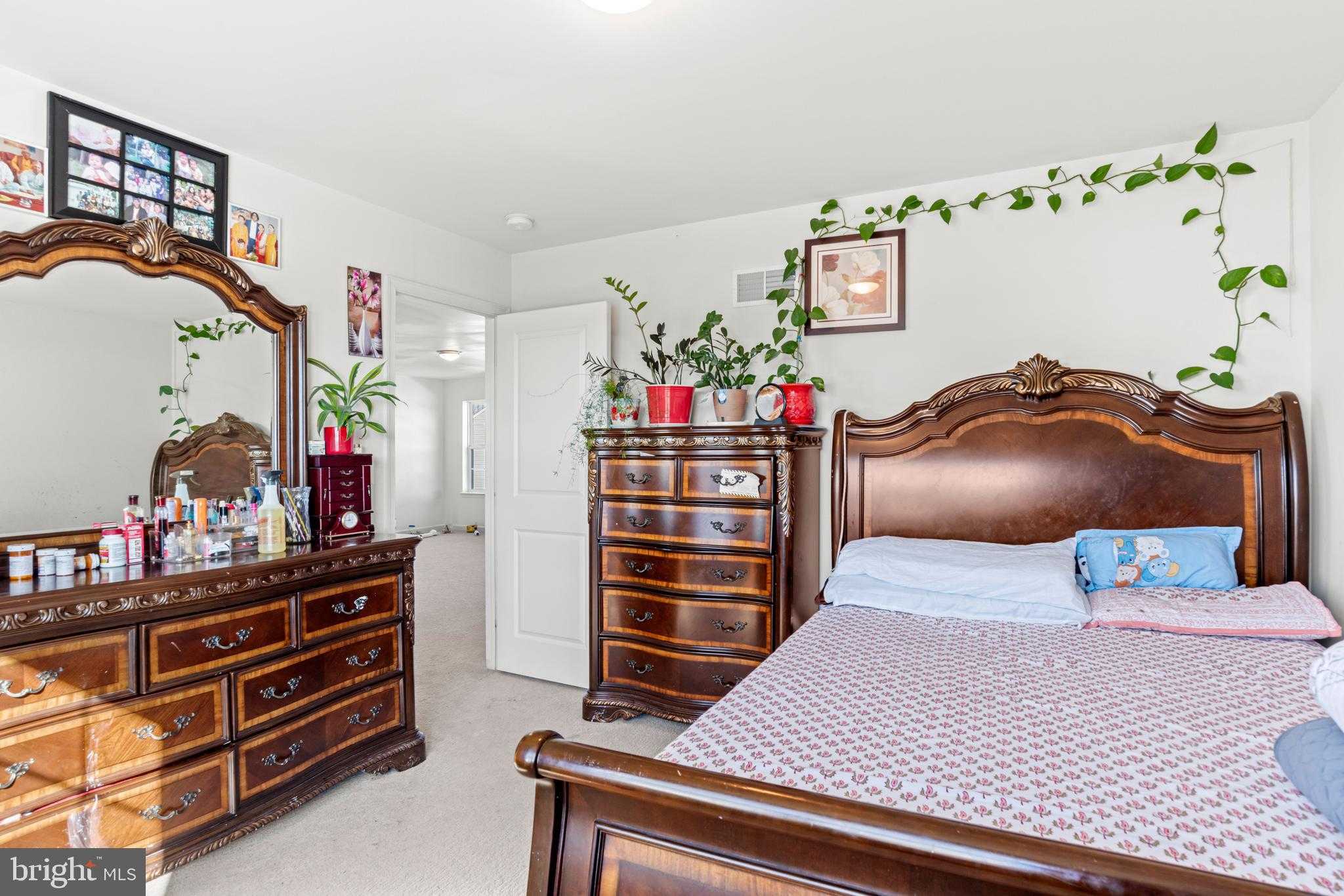 911 Ashfield Dr photo 32