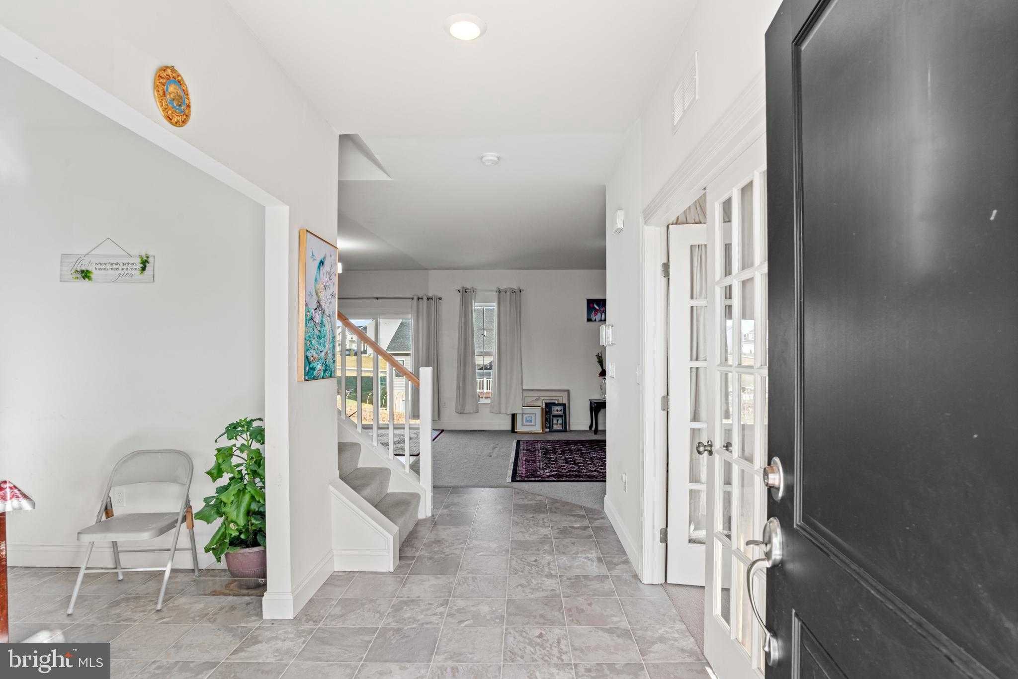 911 Ashfield Dr photo 4