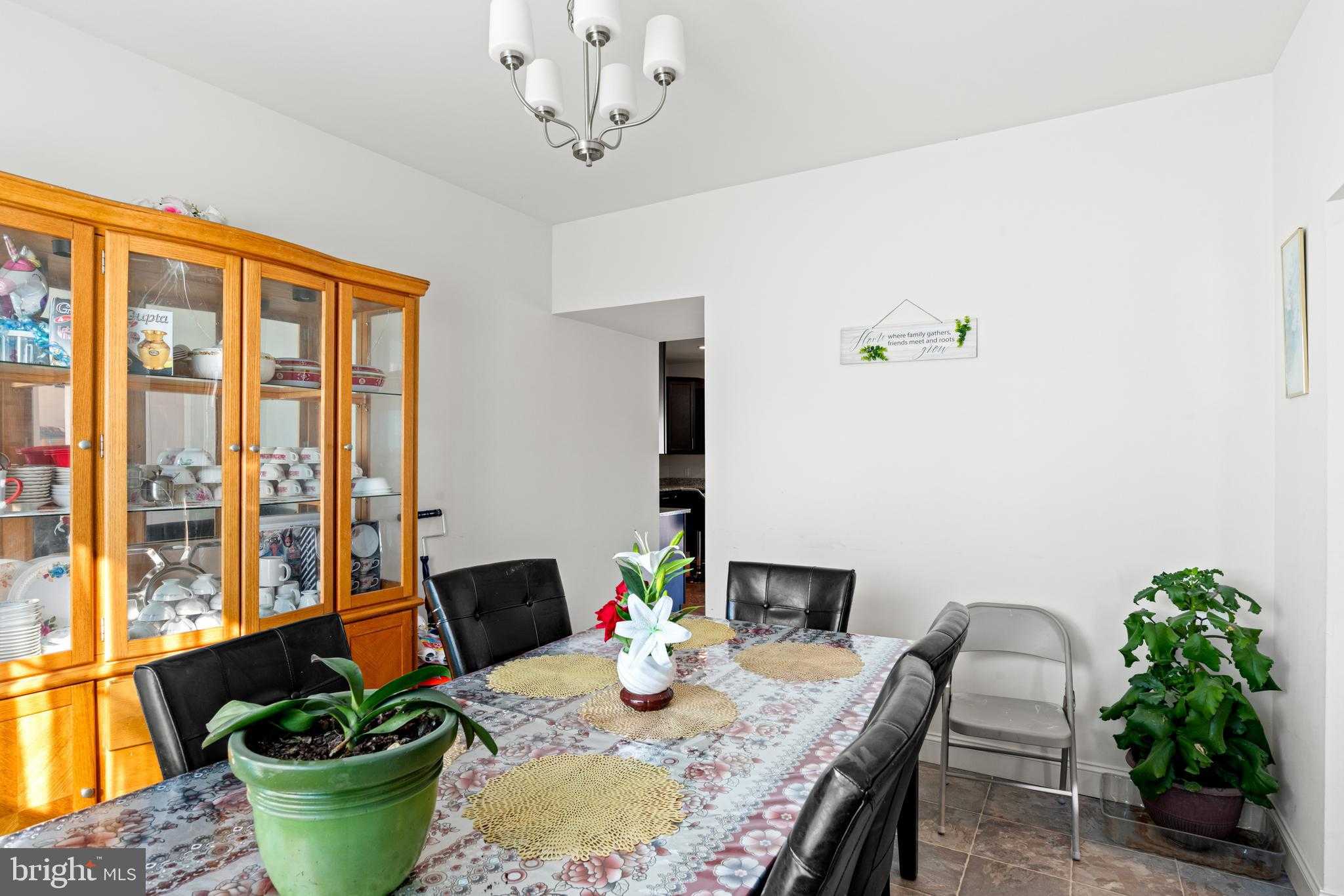 911 Ashfield Dr photo 8