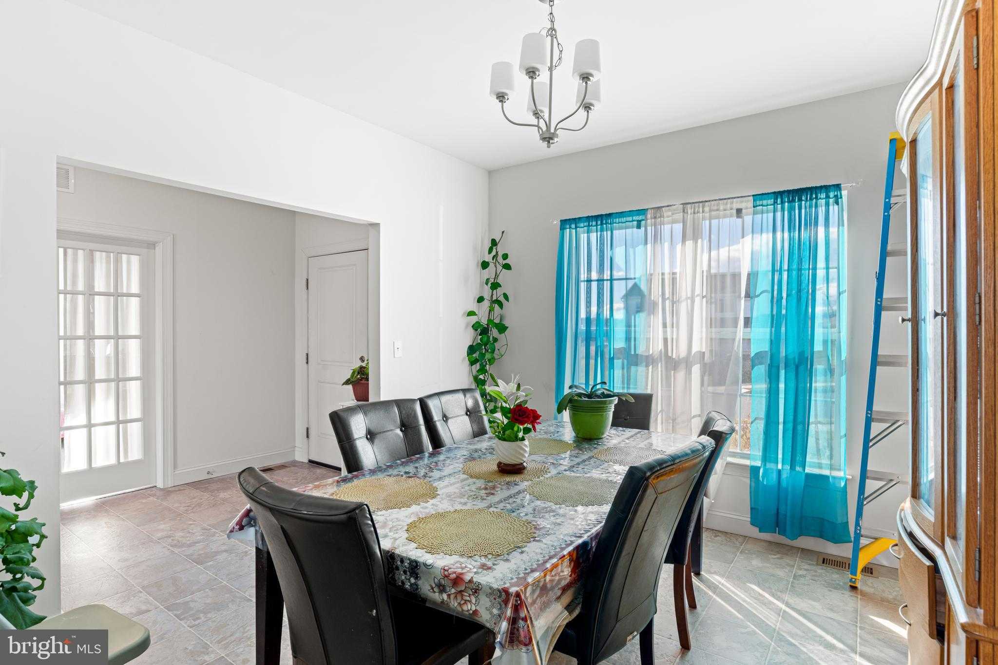 911 Ashfield Dr photo 9