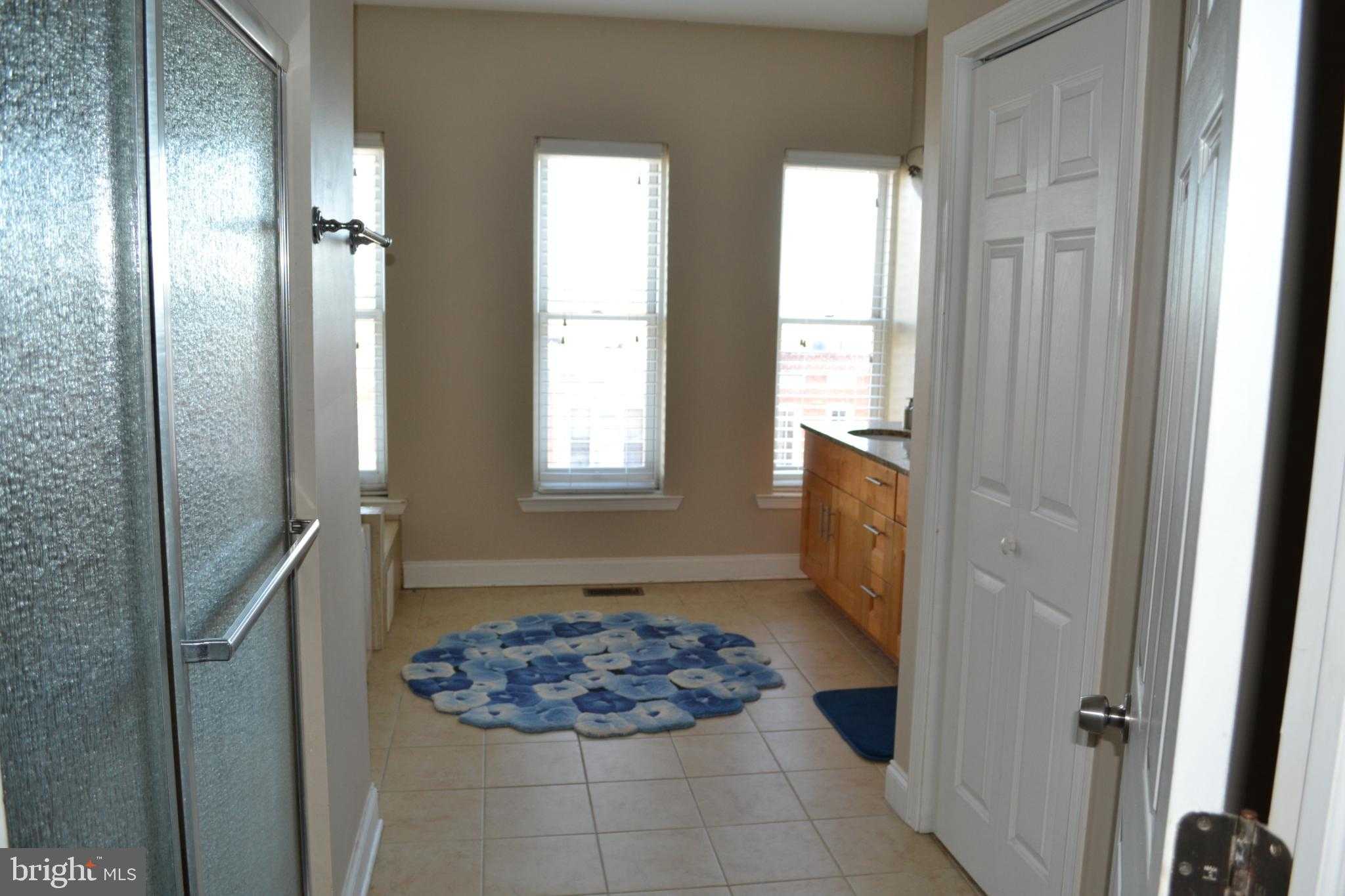 1410 N Bond St photo 17