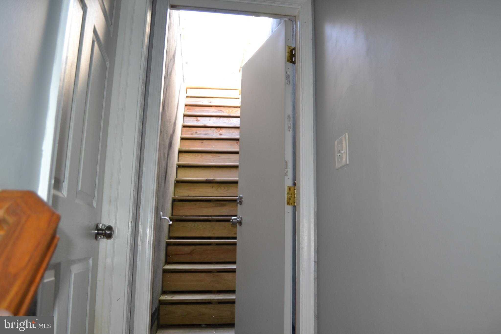 1410 N Bond St photo 19