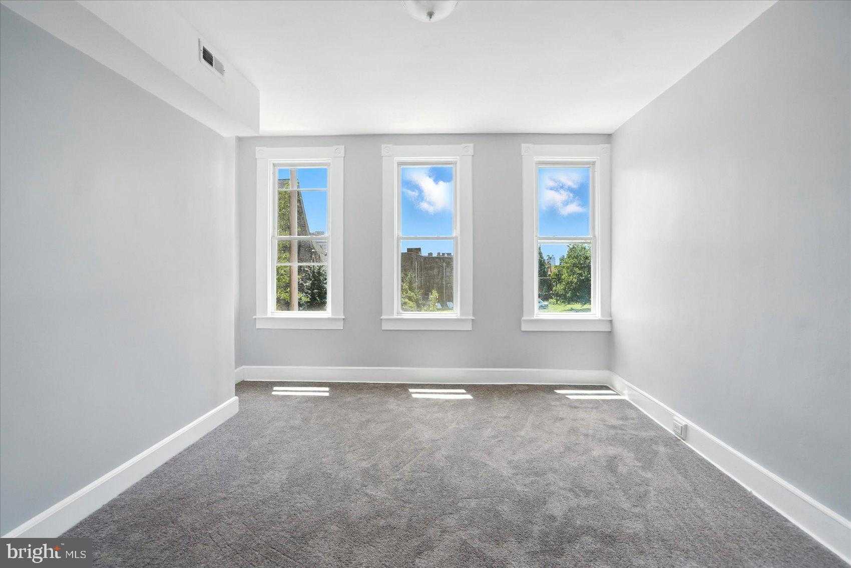 1628 E Biddle St photo 15