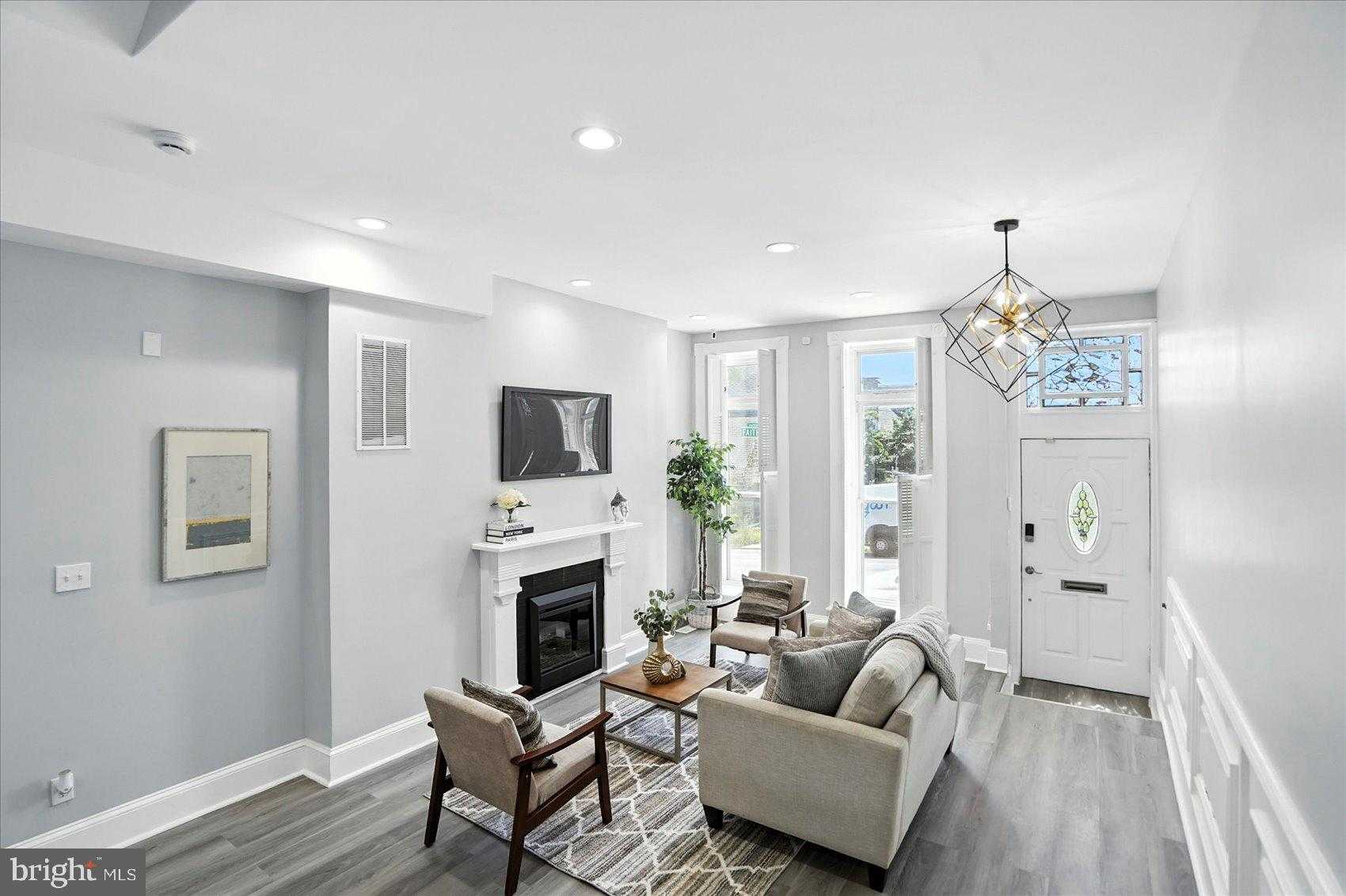 1628 E Biddle St photo 4