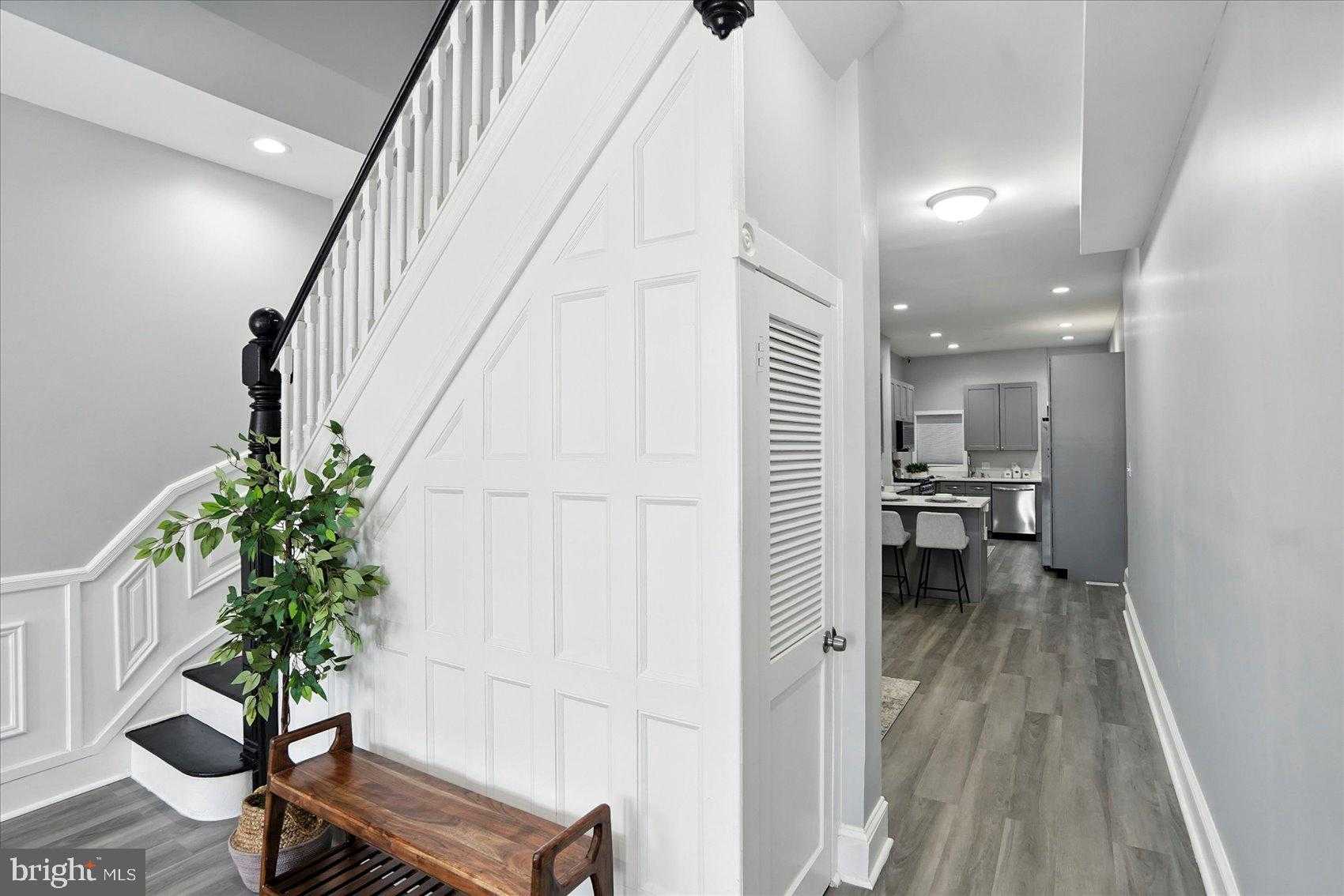 1628 E Biddle St photo 5