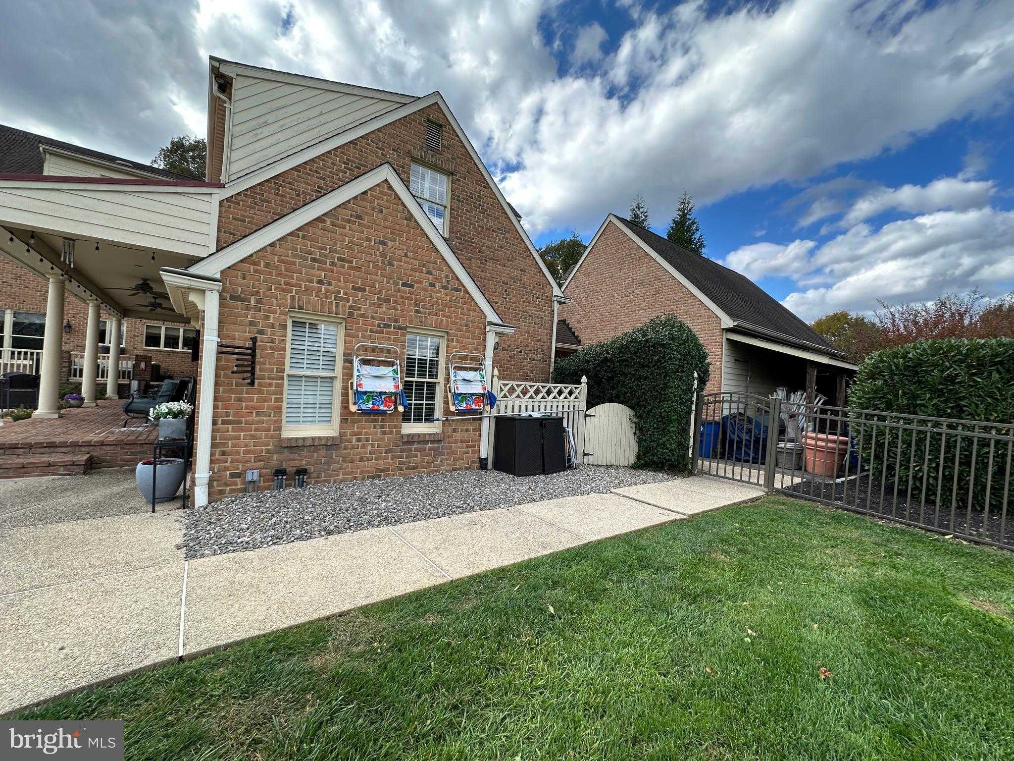 1105 E Wheel Rd photo 112