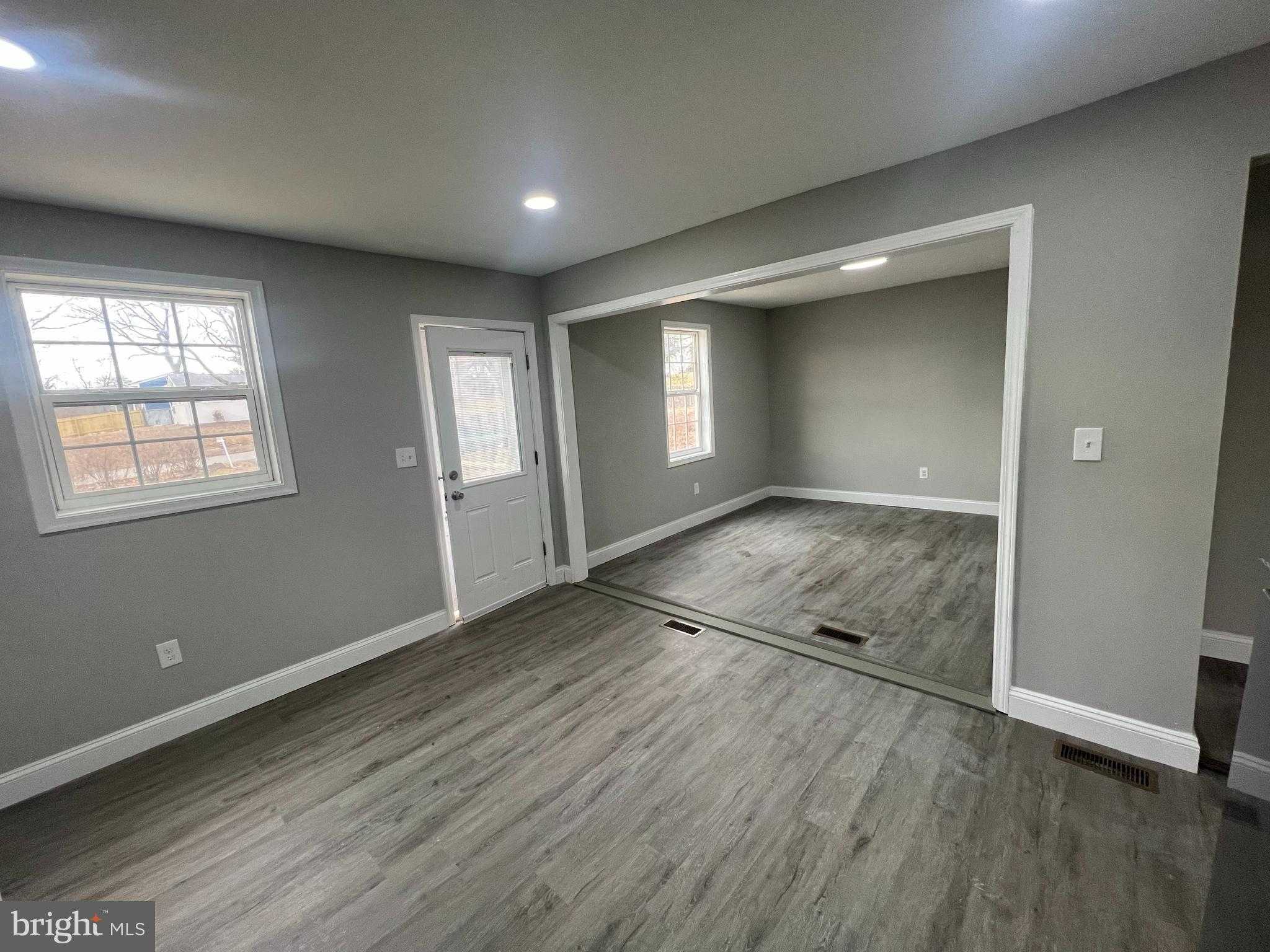 7967 Foster Ave photo 16