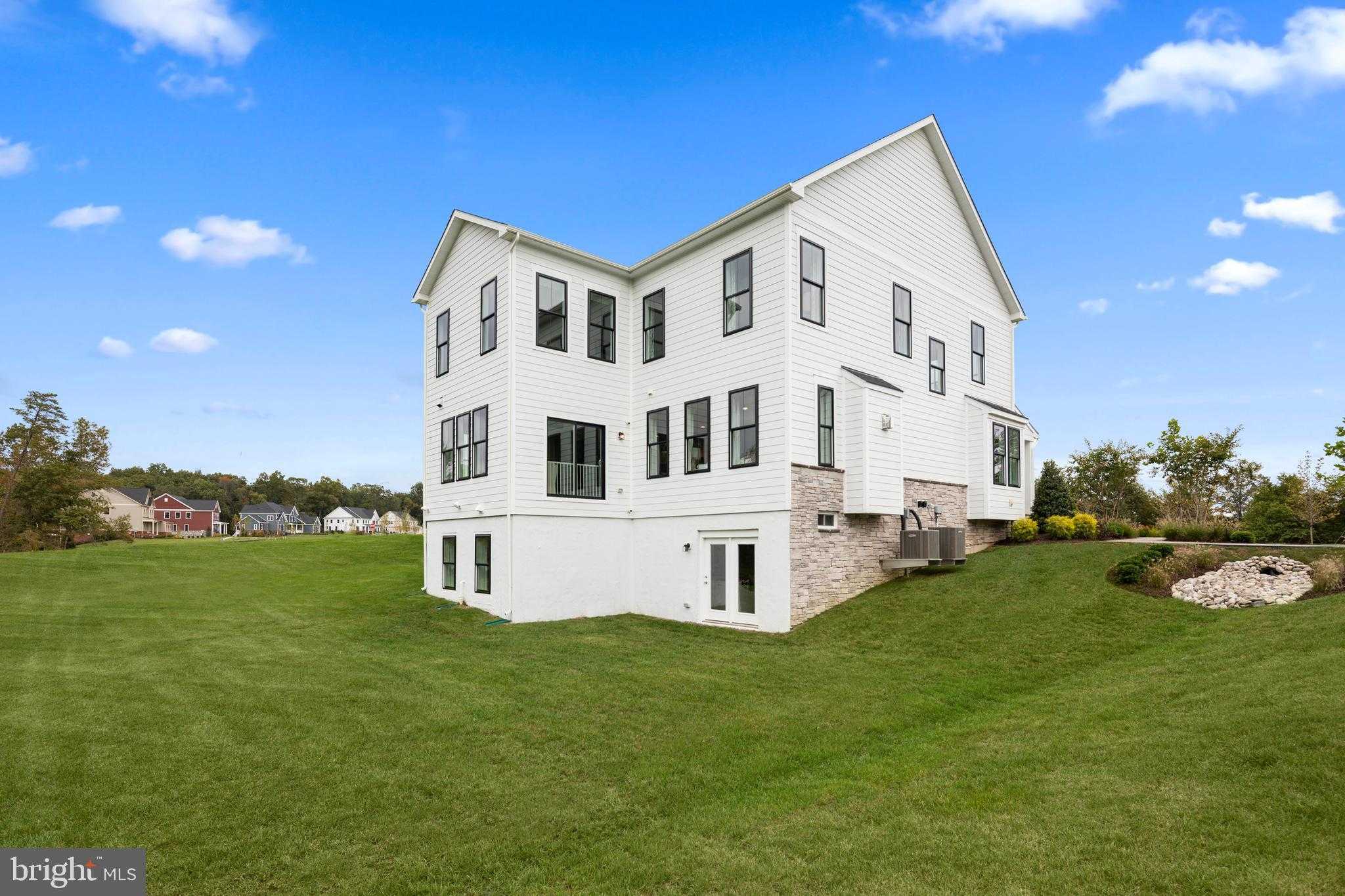 Old Guard Ct photo 24