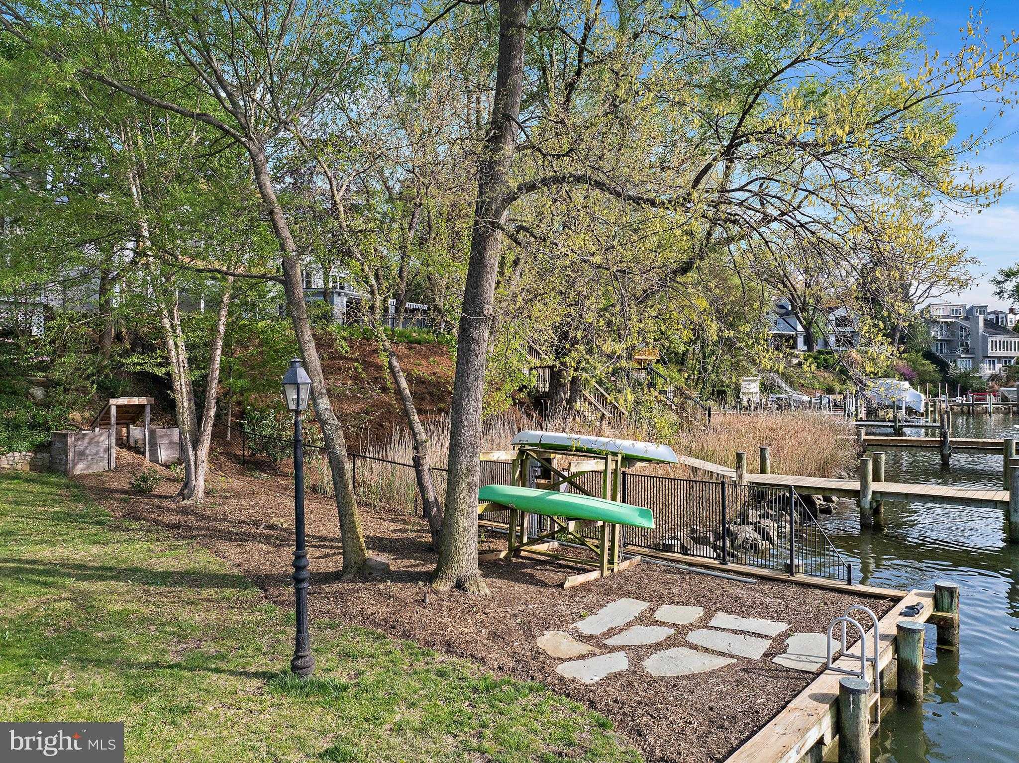 906 Creek Dr photo 79