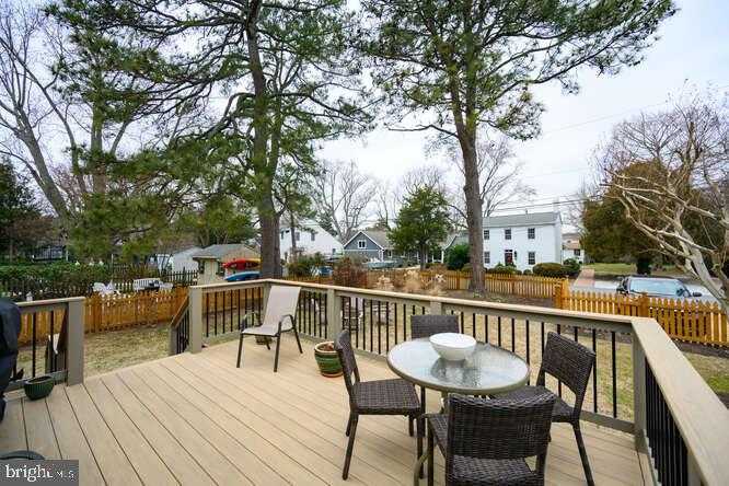 107 W Chestnut St photo 90