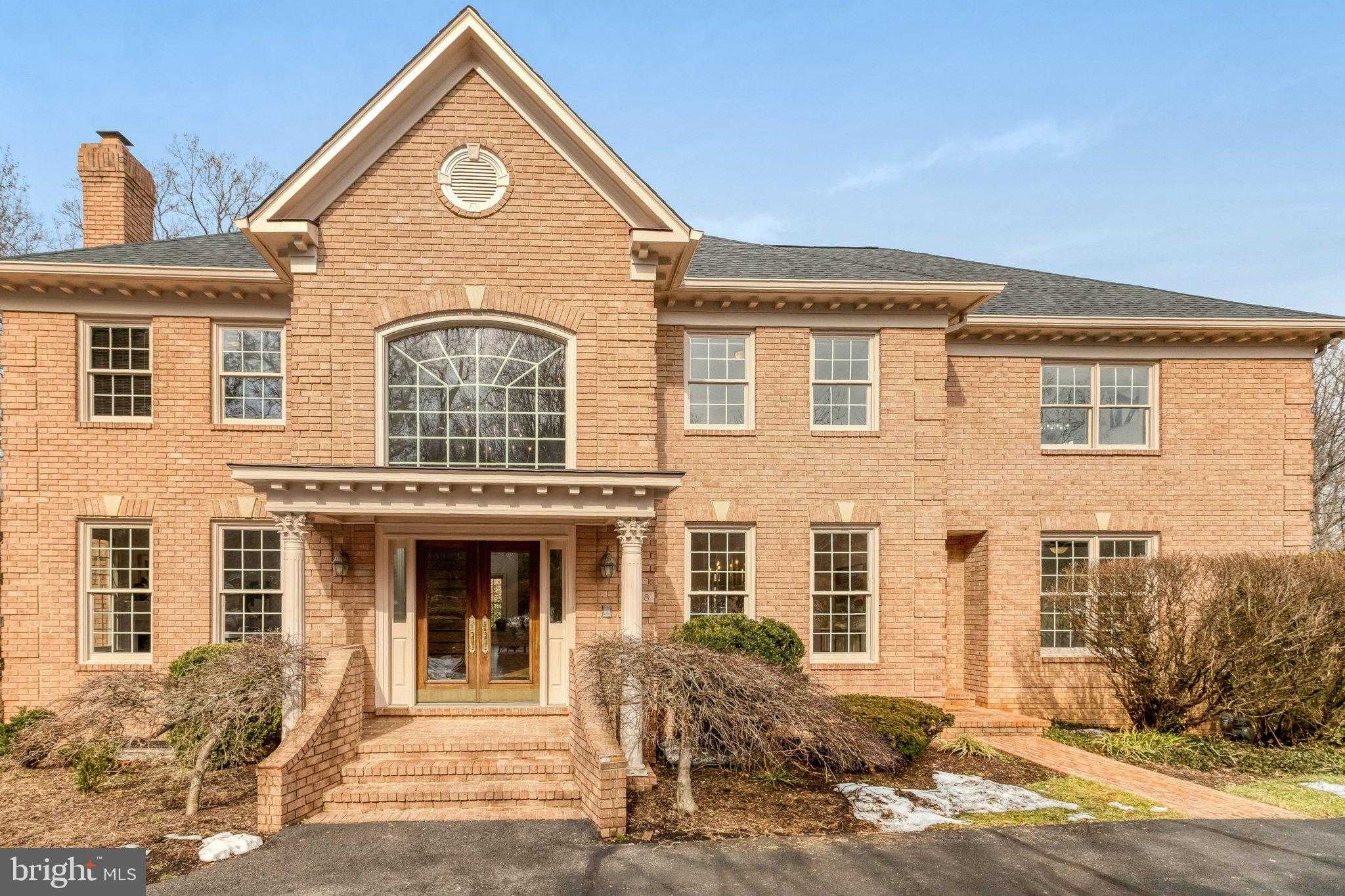 1008 Jarvis CT photo 3