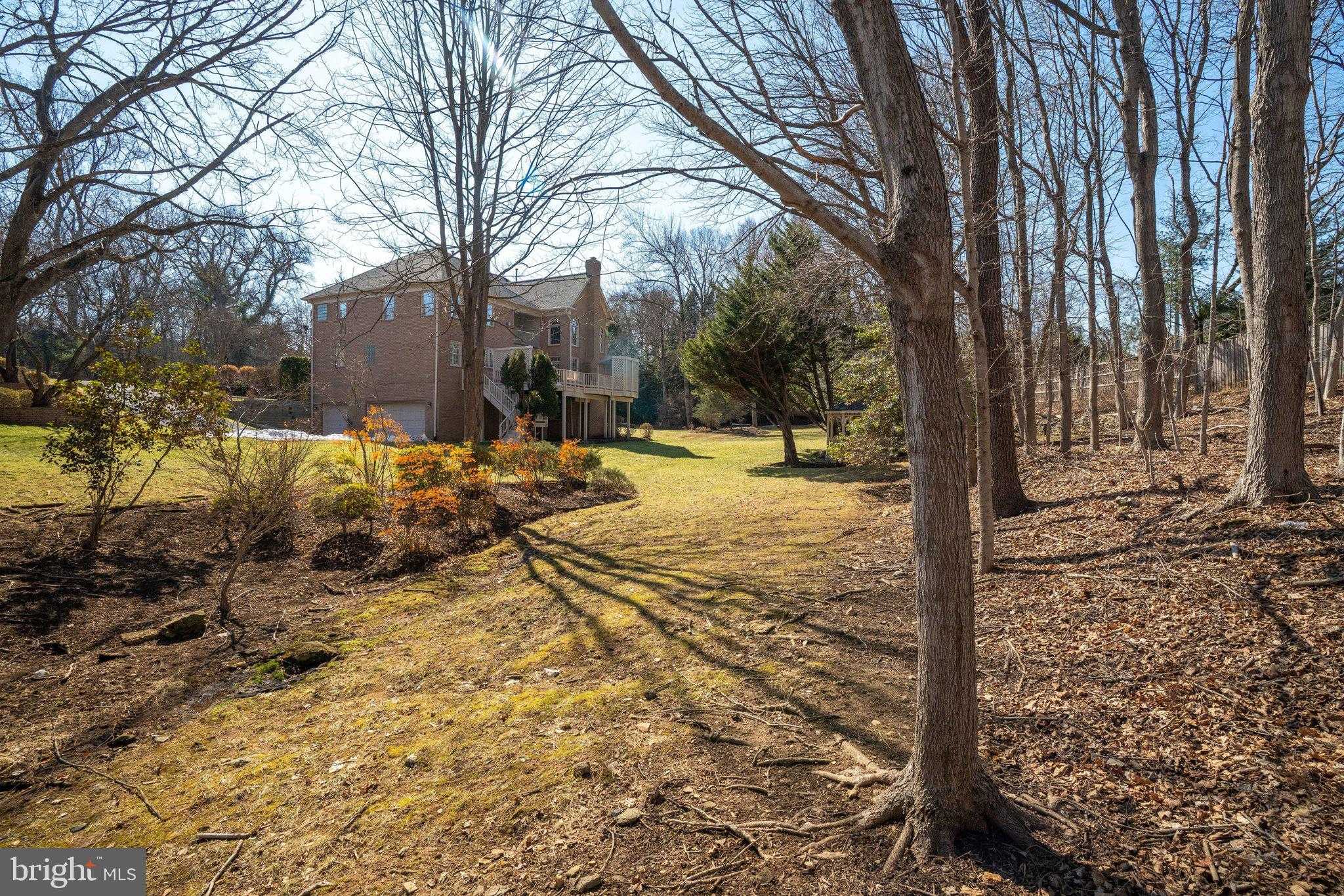 1008 Jarvis CT photo 68