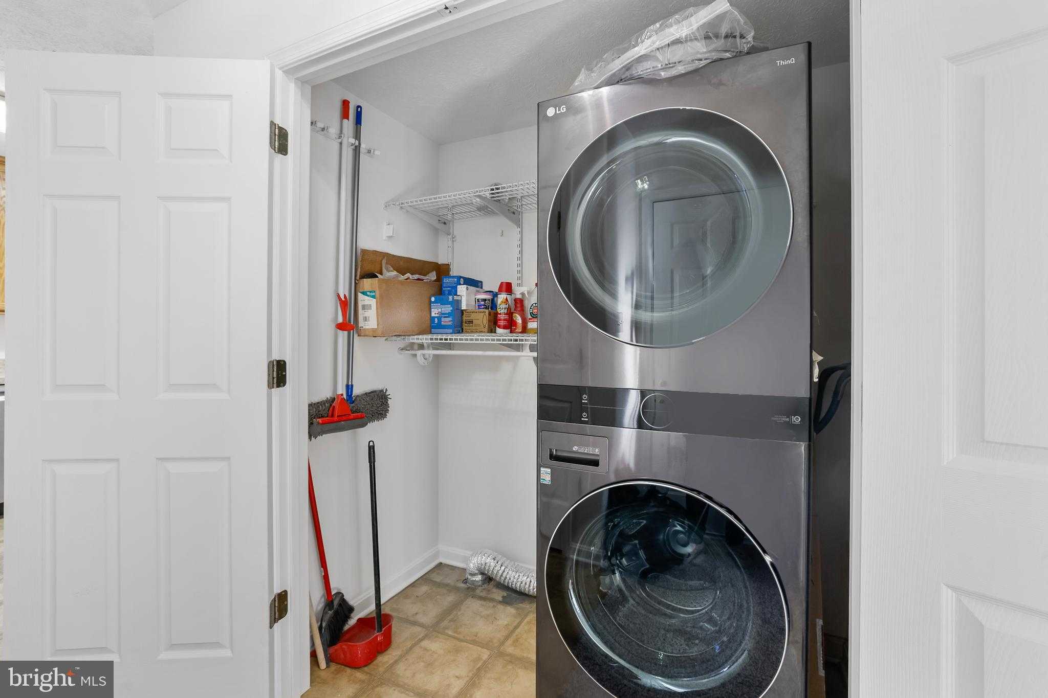 3004 Cahill St photo 17