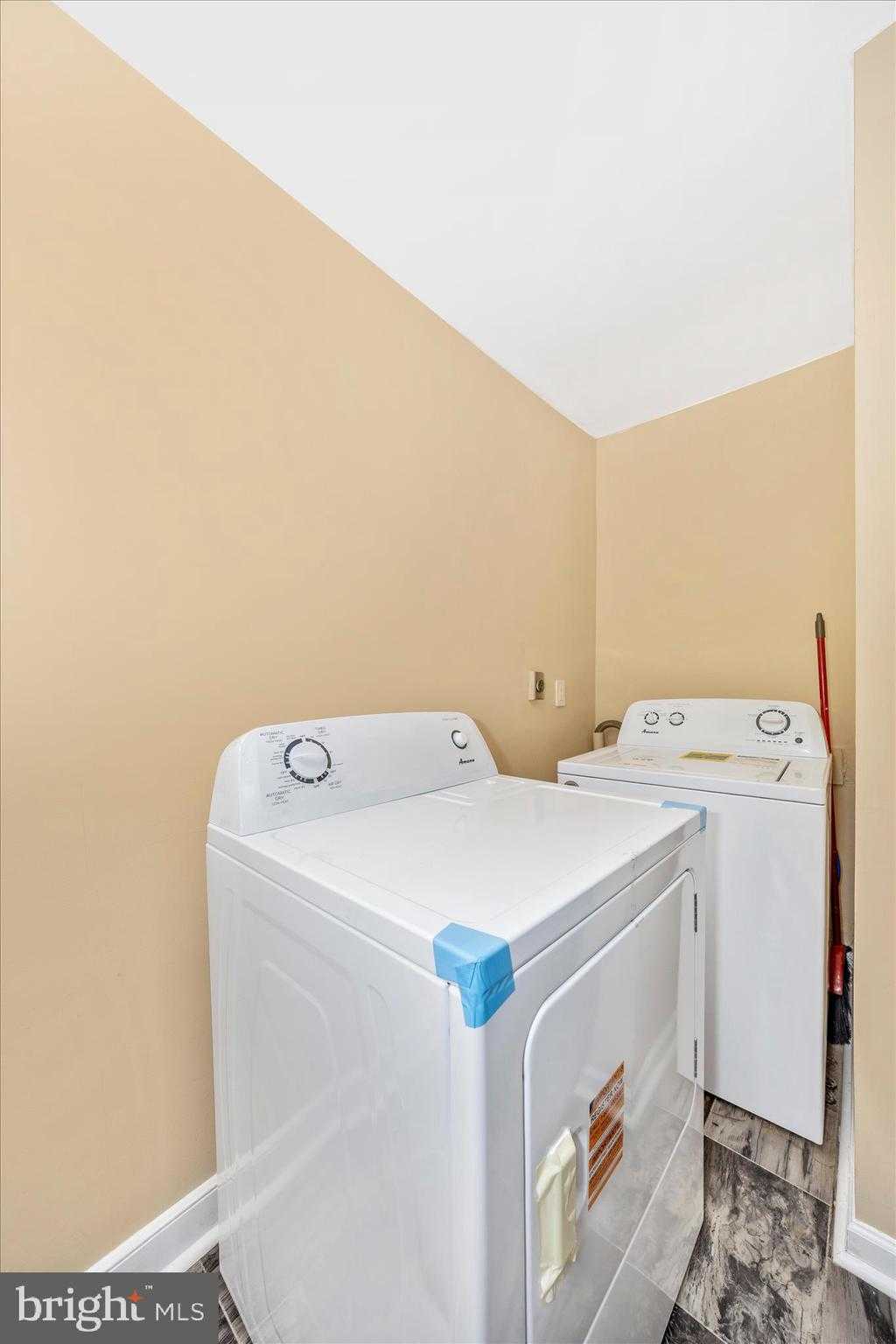 137 E Antietam St photo 17