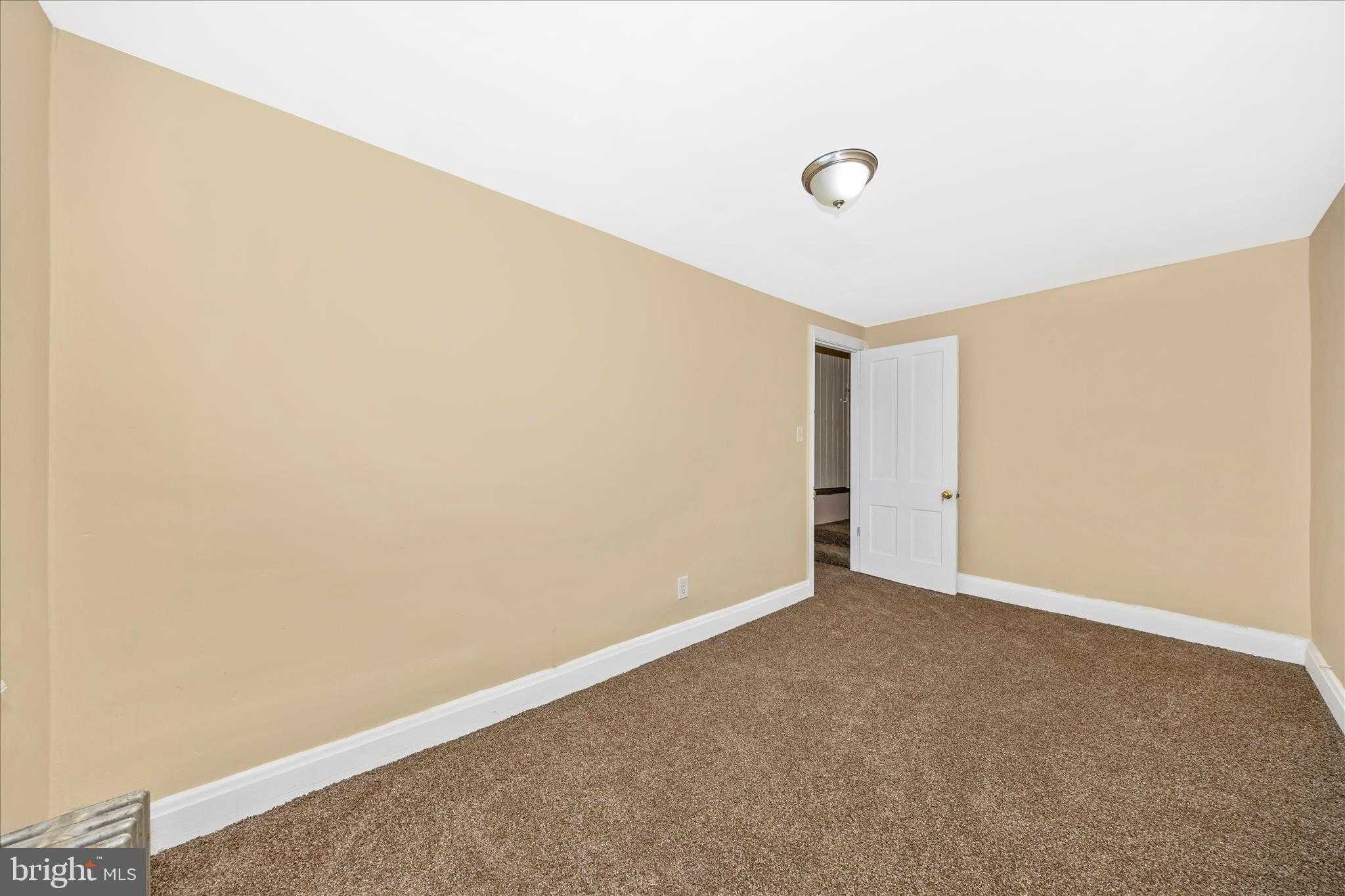 137 E Antietam St photo 29