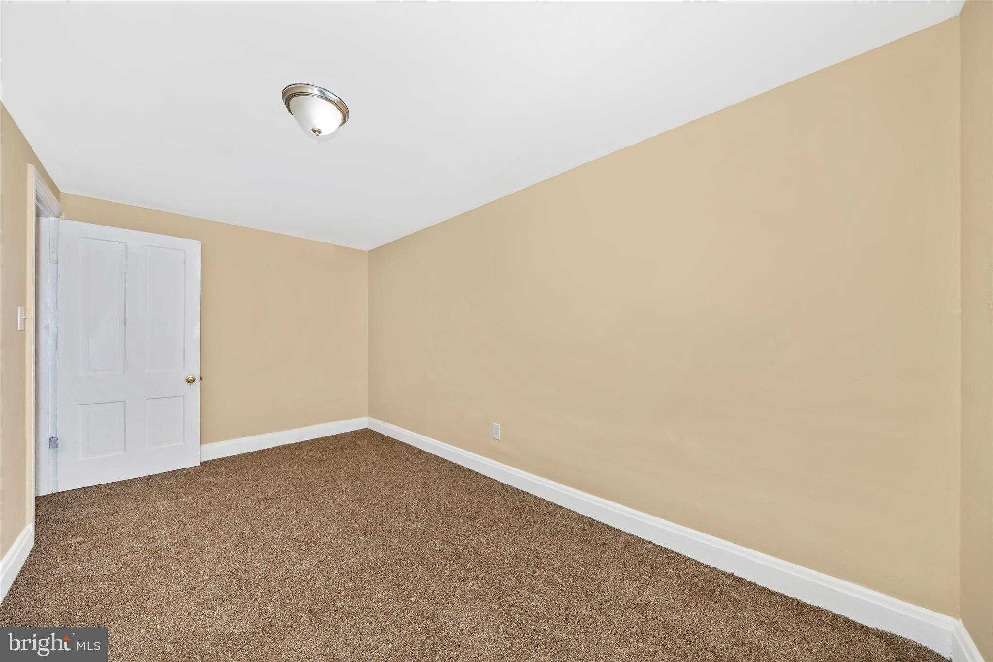 137 E Antietam St photo 30