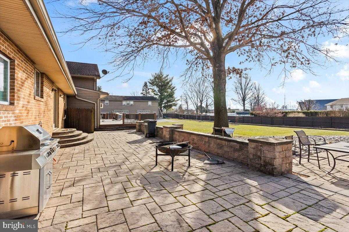 645 S 14th Ave photo 43