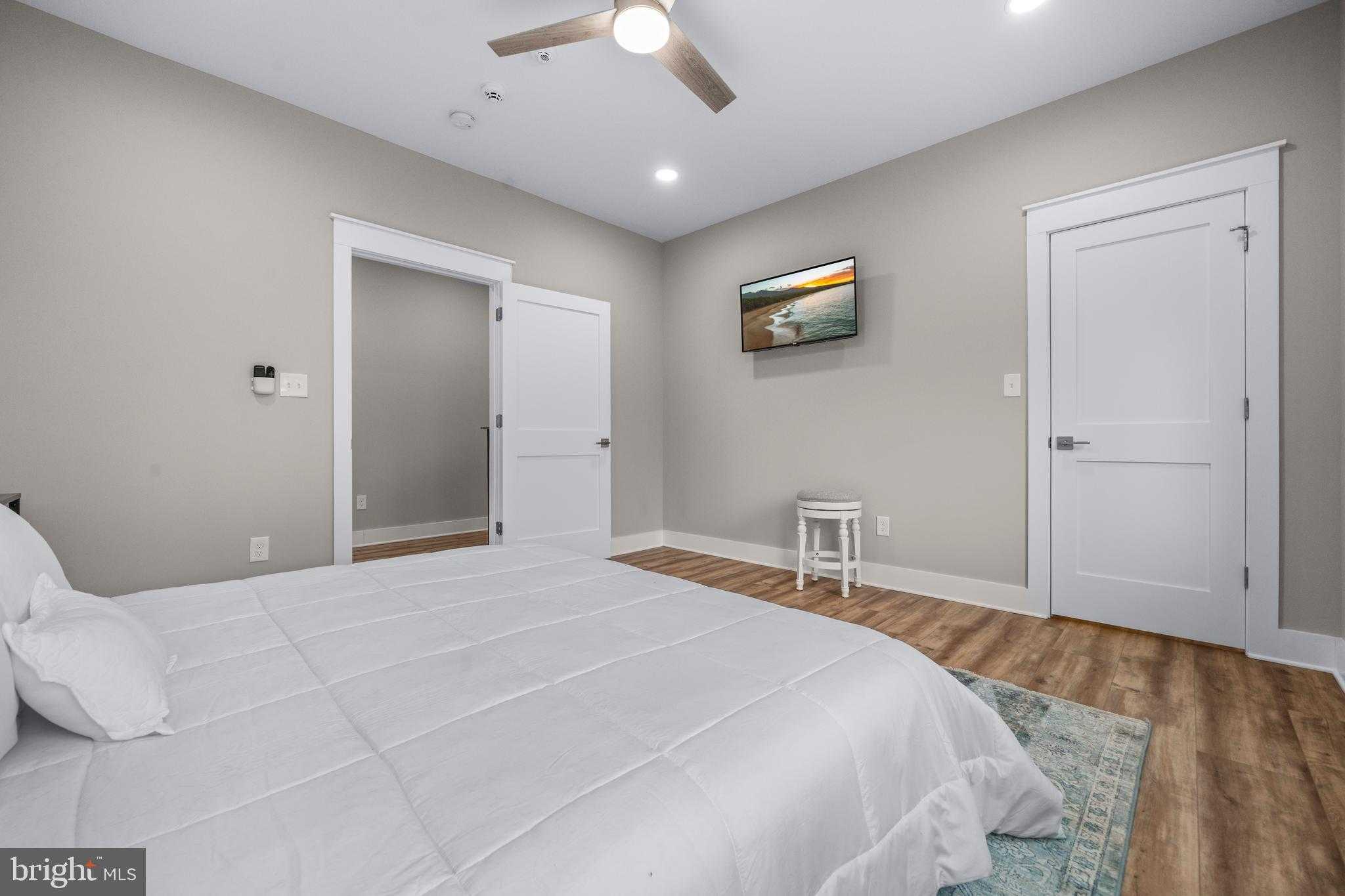 13537 Hanging Rock Ln photo 7