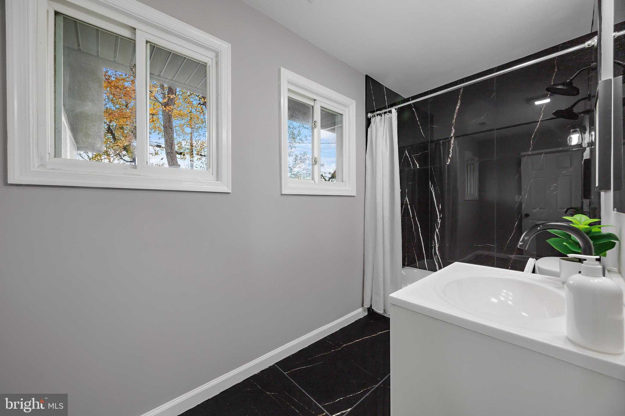 1002 7th St photo 18