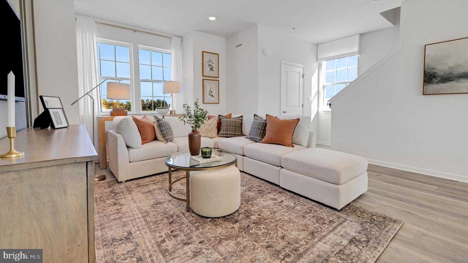 8211 Alexander Ct photo 14