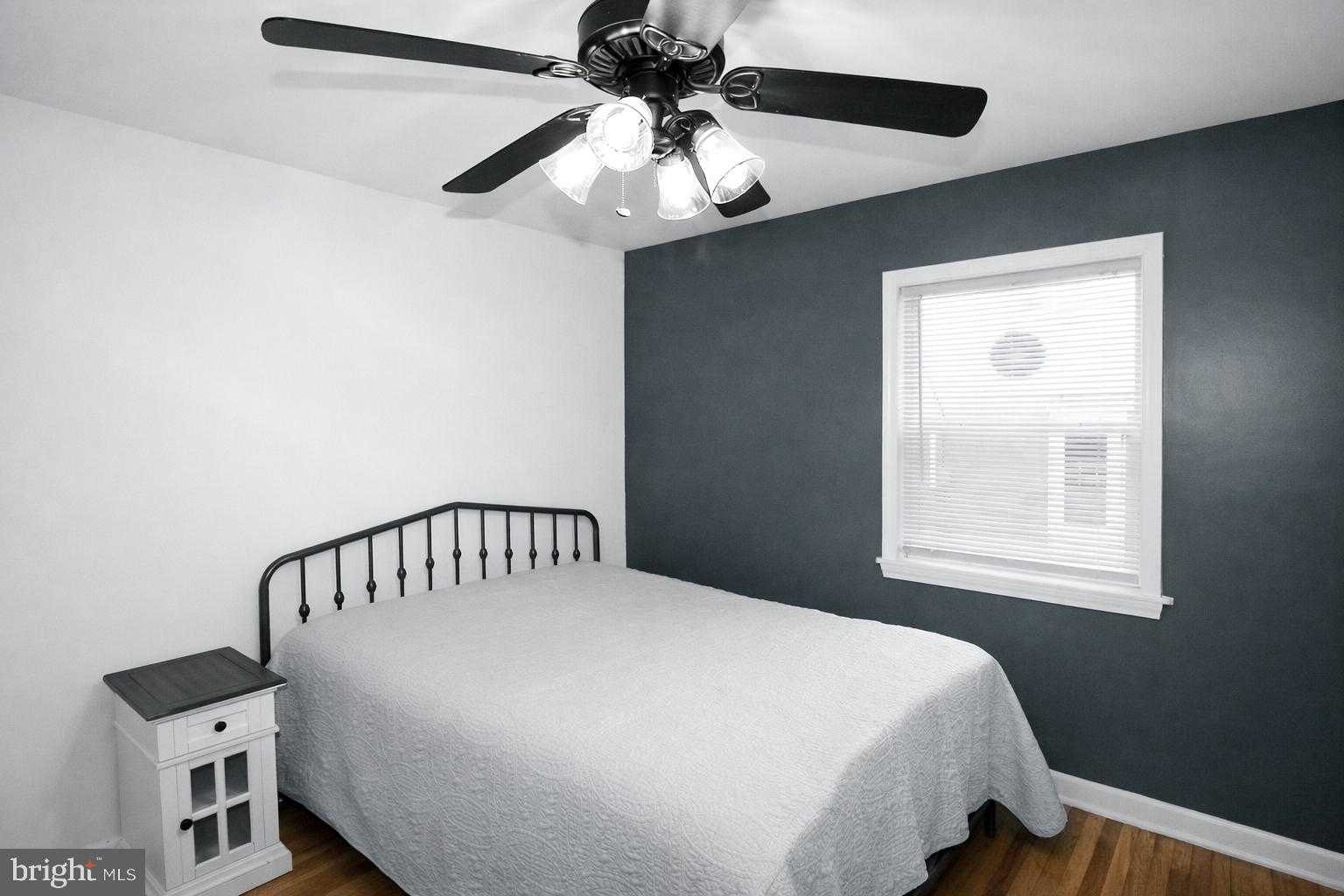 416 N Duke St photo 19