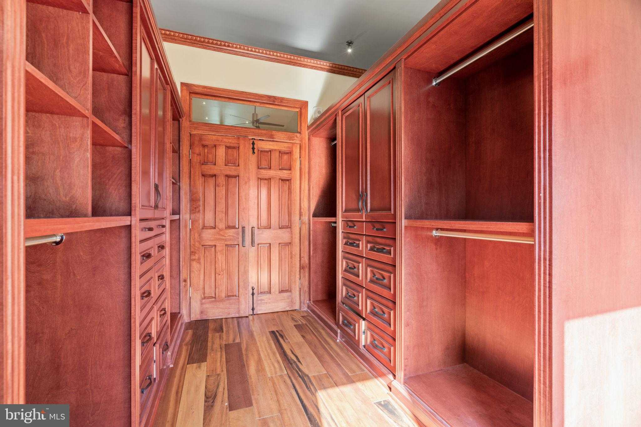 802 Locust St # 201 photo 37