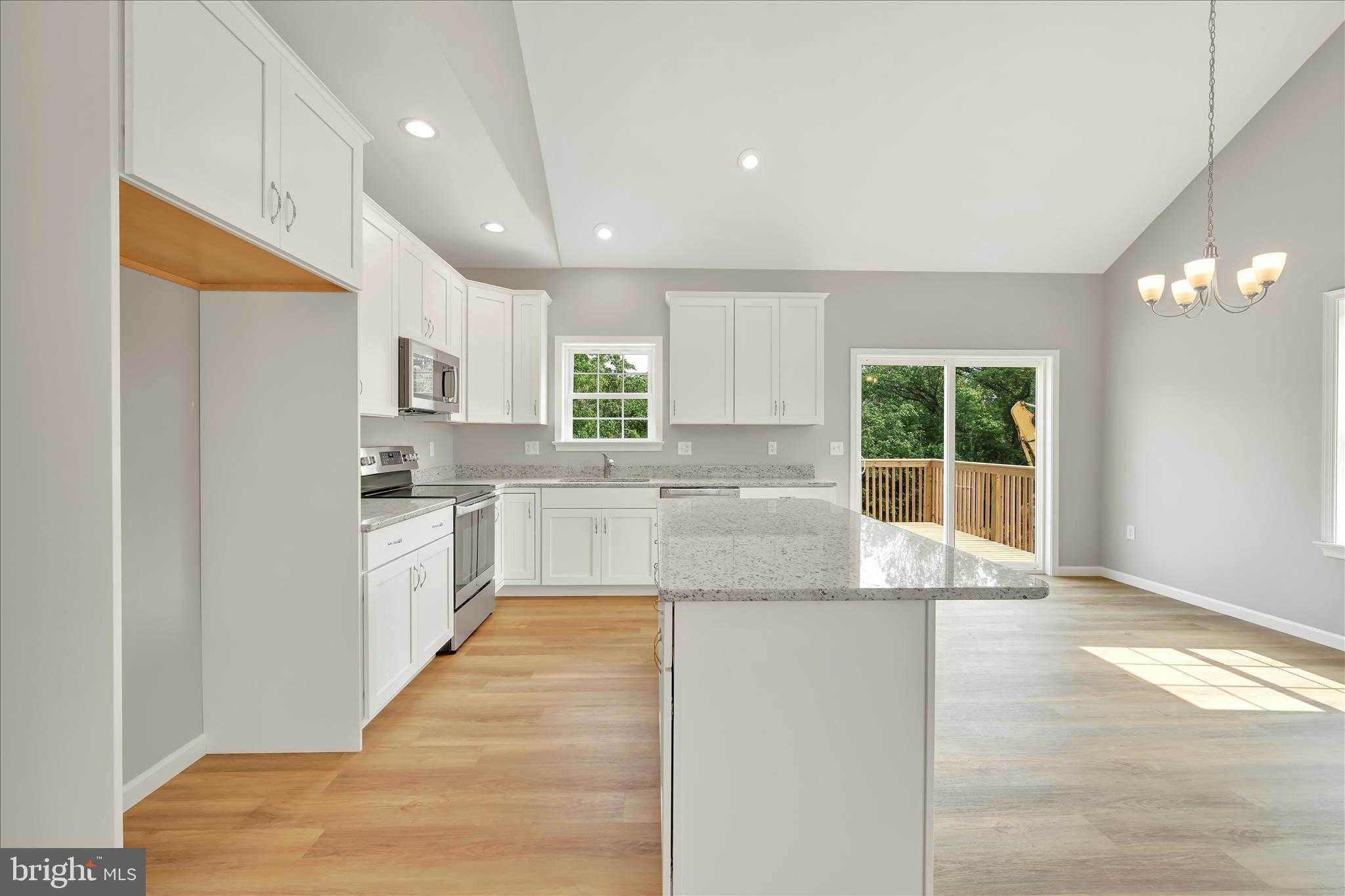 227 Pilgrim Dr photo 7