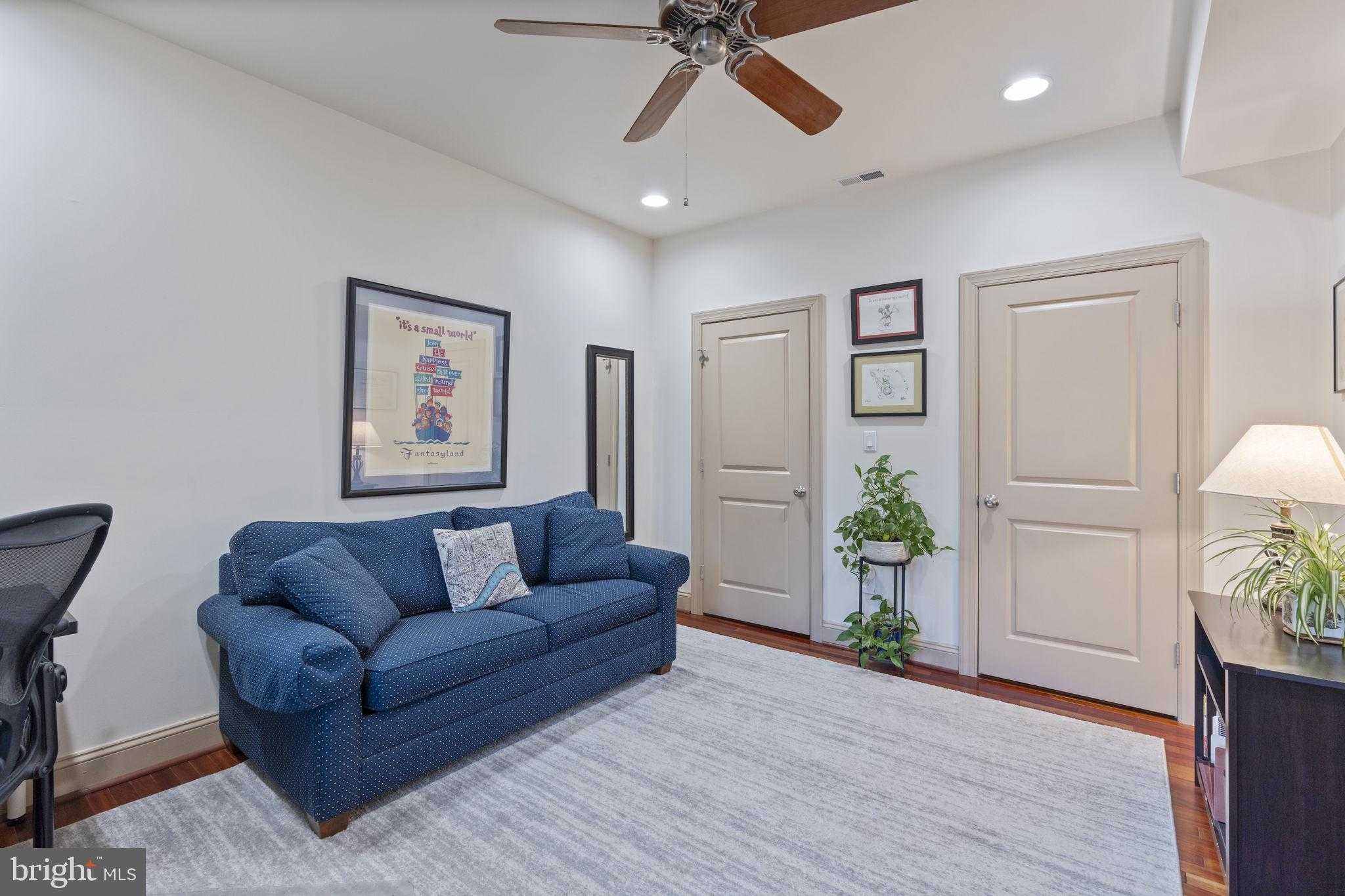 1101 S Clinton St photo 18