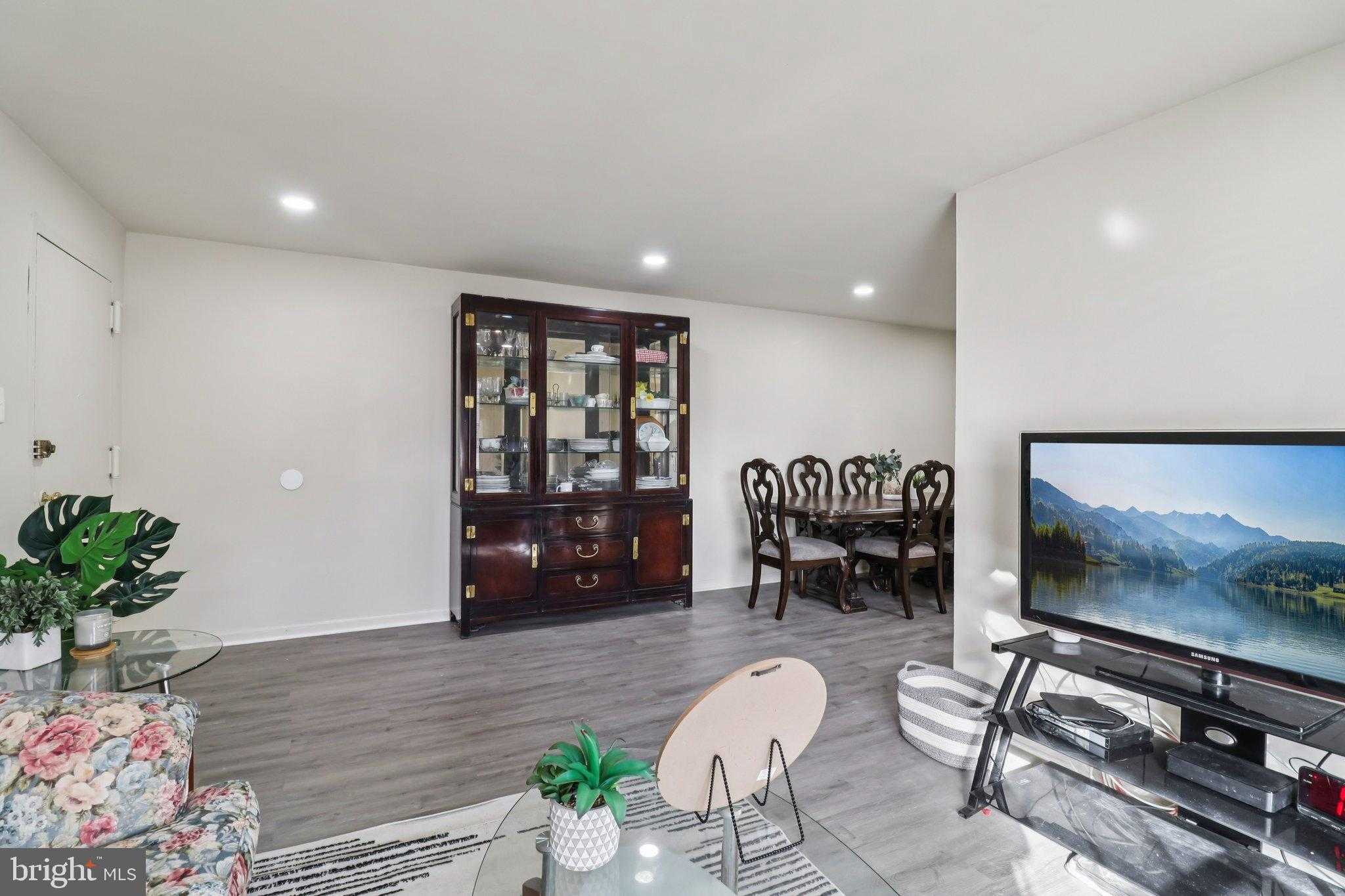 5925 Quantrell Ave Apt 104 photo 9